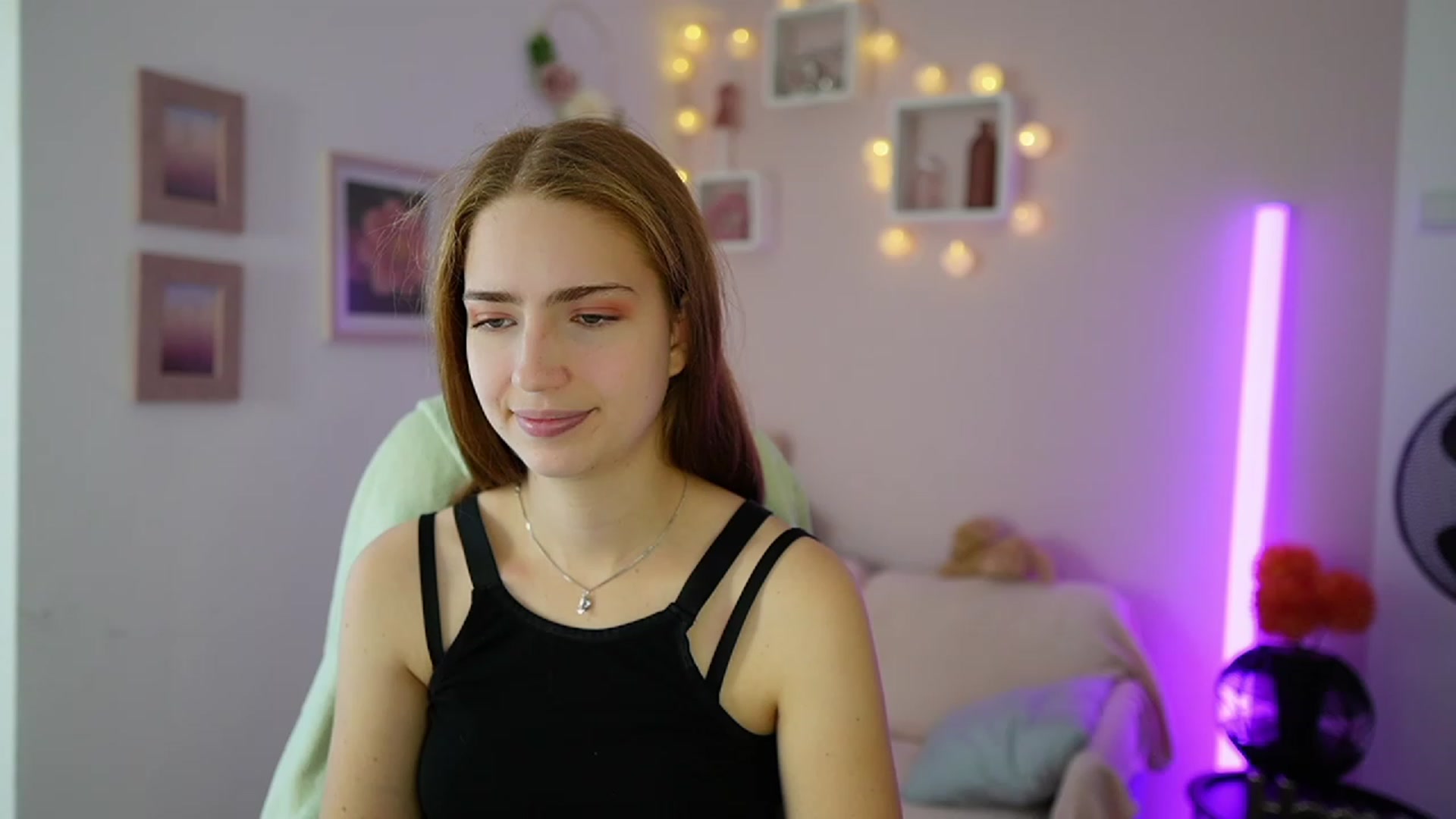 Gallery image thumbnail from Naomi_Woods18's myfreecams stream on, 11/12/2023, 11:31 image 8 of 20