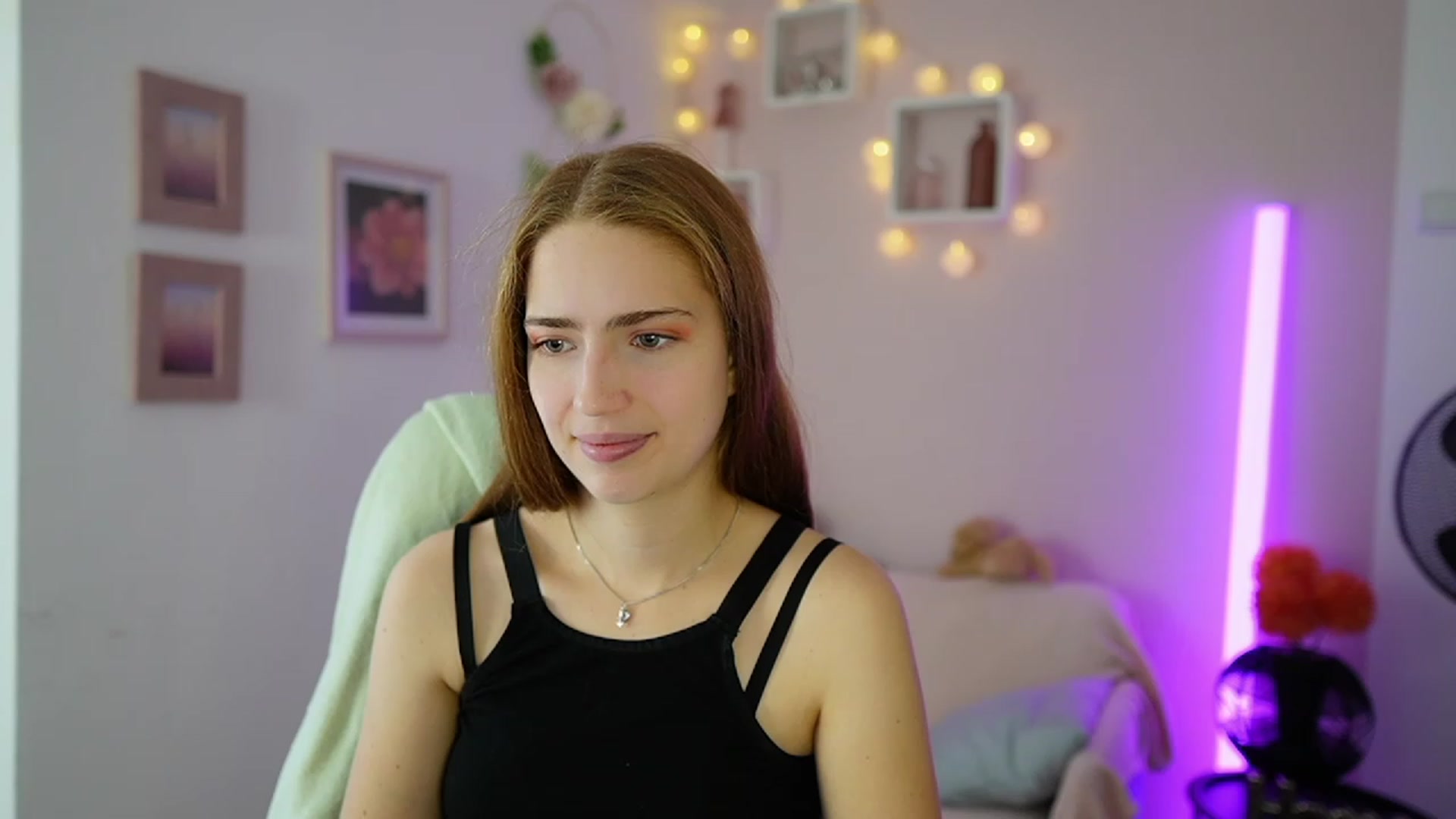 Gallery image thumbnail from Naomi_Woods18's myfreecams stream on, 11/12/2023, 11:31 image 12 of 20
