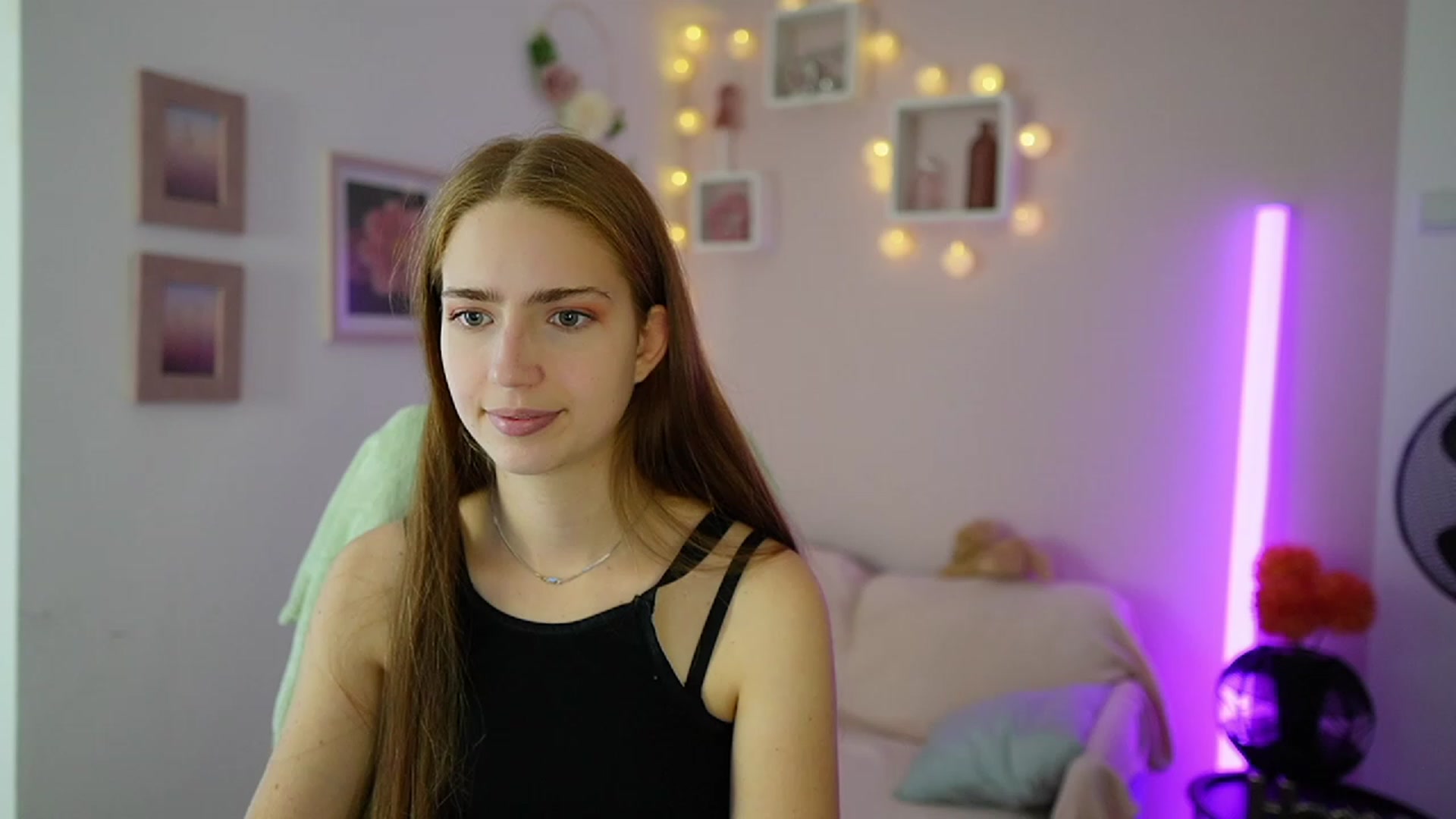 Gallery image thumbnail from Naomi_Woods18's myfreecams stream on, 11/12/2023, 13:37 image 14 of 20
