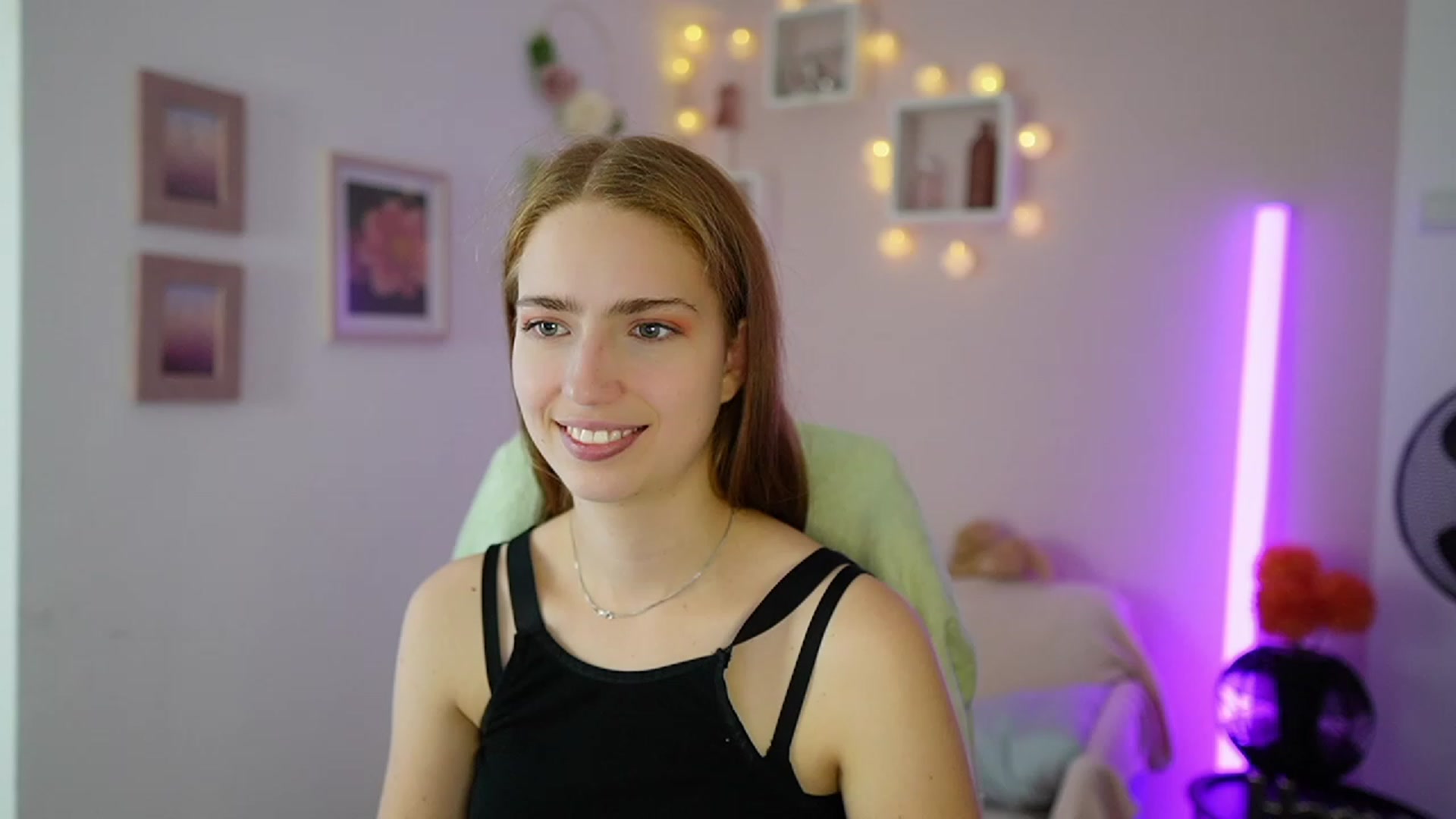 Gallery image thumbnail from Naomi_Woods18's myfreecams stream on, 11/12/2023, 13:37 image 4 of 20