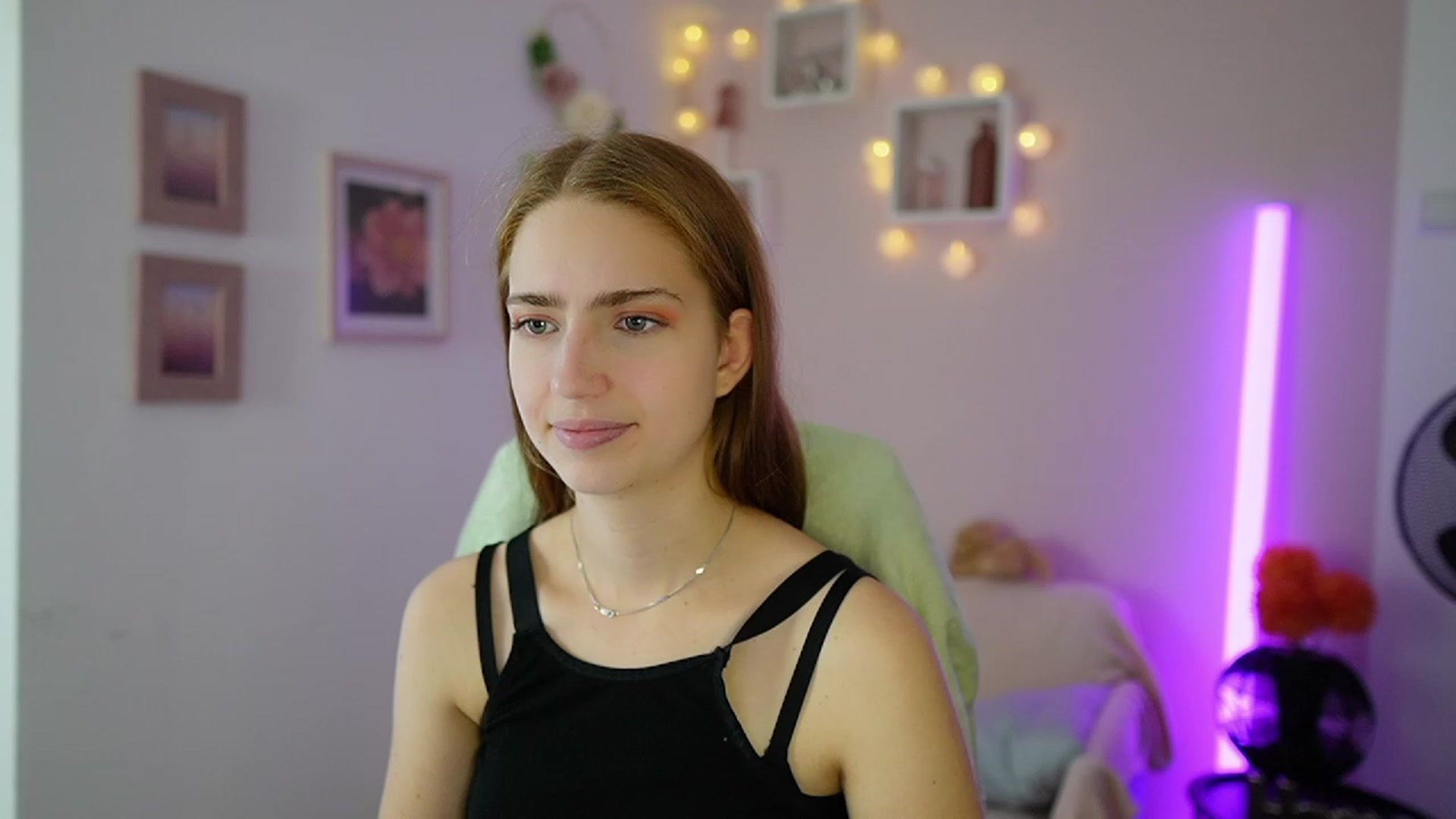 Gallery image thumbnail from Naomi_Woods18's myfreecams stream on, 11/12/2023, 13:37 image 6 of 20
