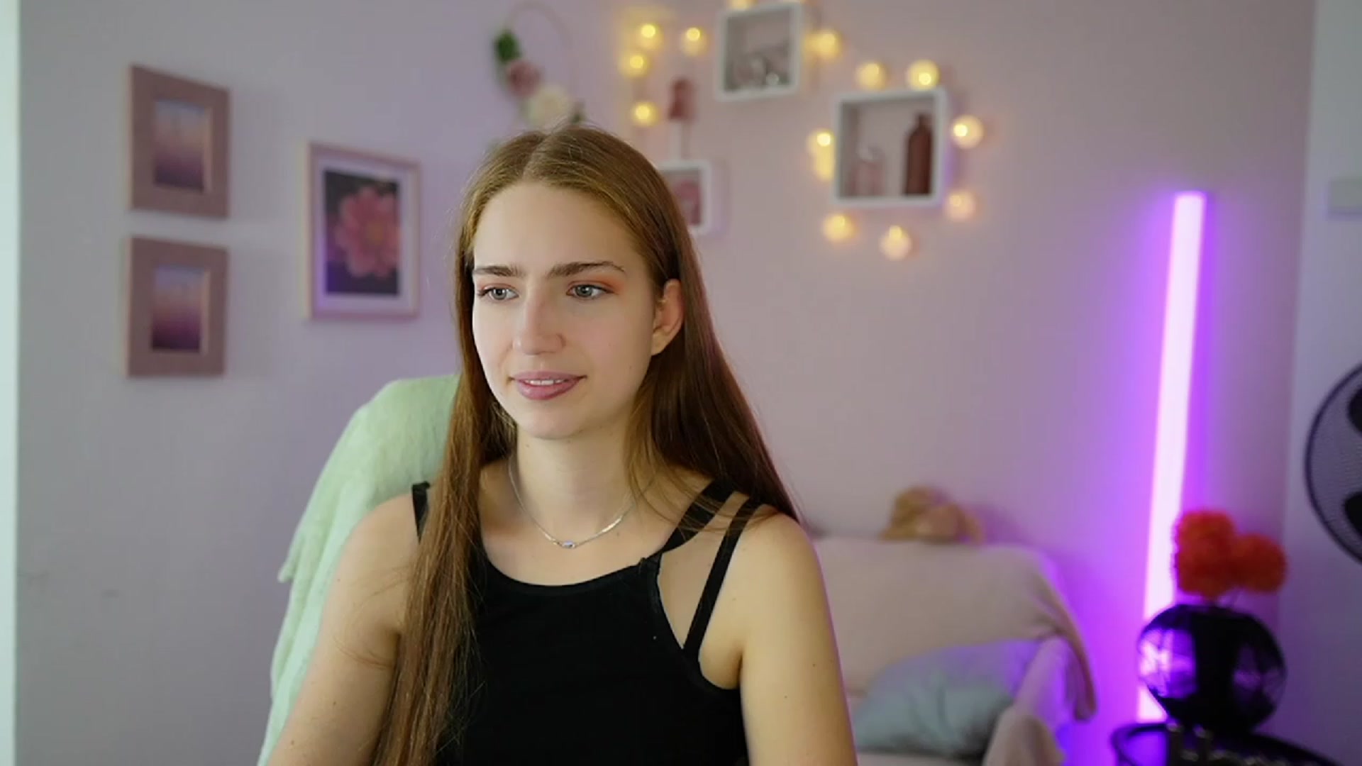 Gallery image thumbnail from Naomi_Woods18's myfreecams stream on, 11/12/2023, 13:37 image 18 of 20