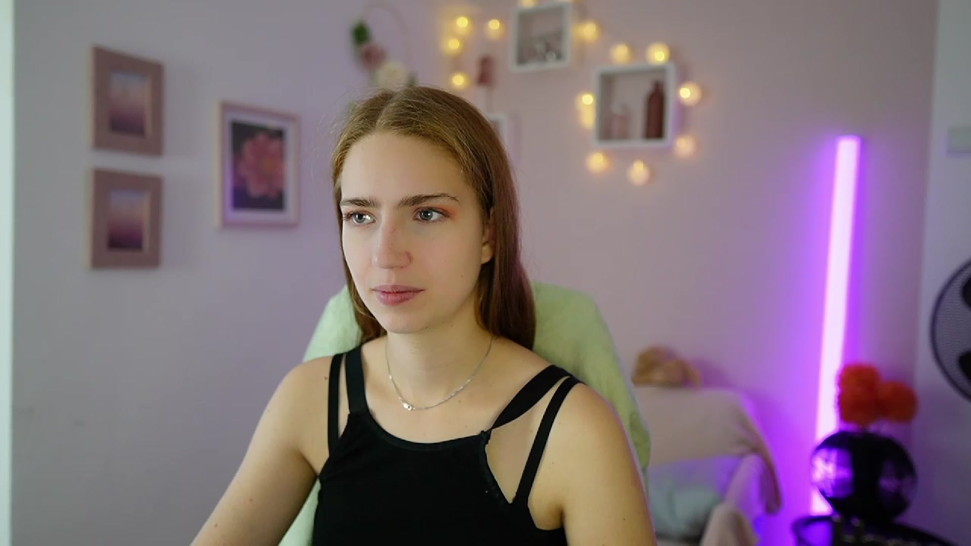 Gallery image thumbnail from Naomi_Woods18's myfreecams stream on, 11/12/2023, 13:37 image 5 of 20