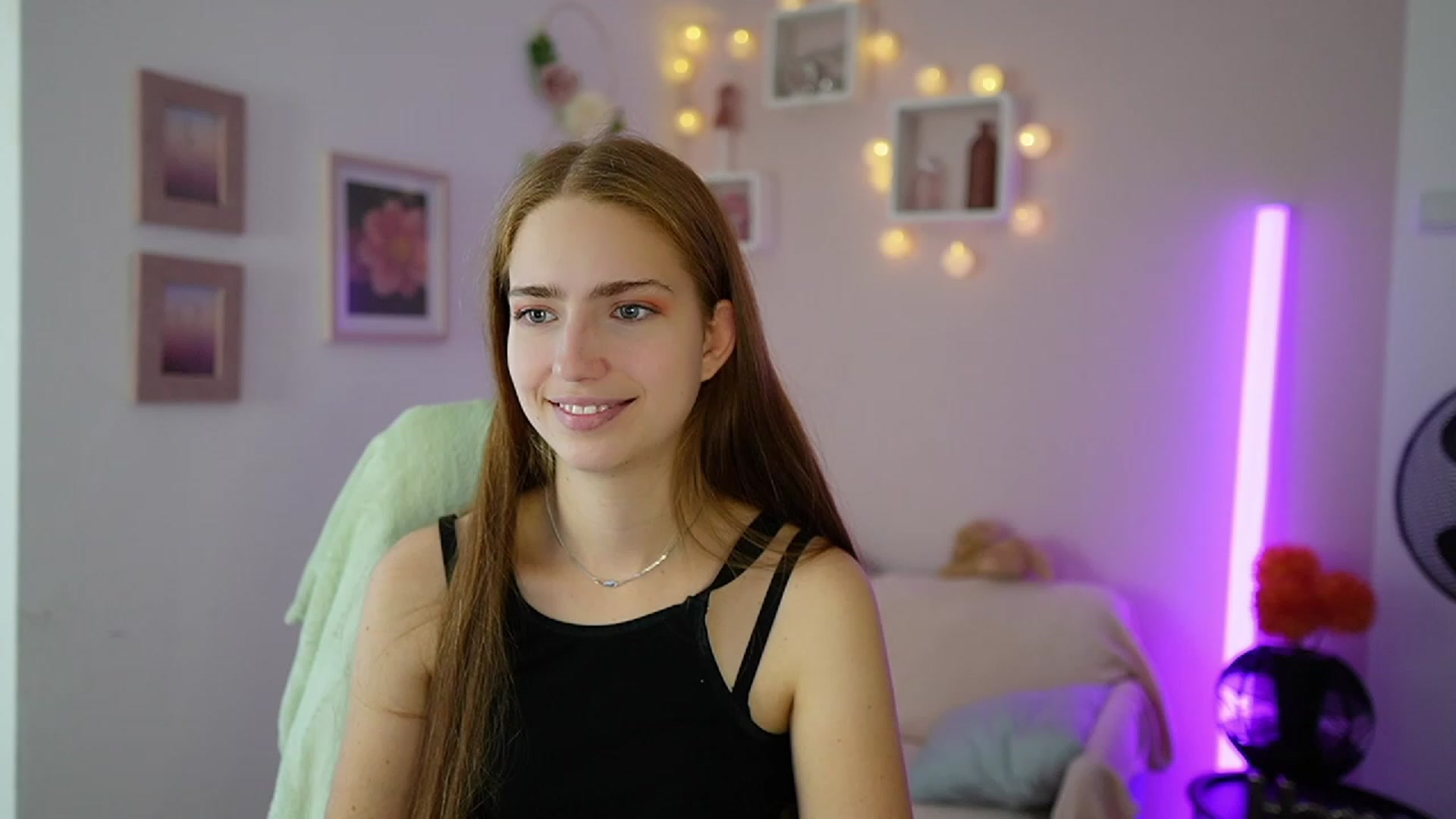 Gallery image thumbnail from Naomi_Woods18's myfreecams stream on, 11/12/2023, 13:37 image 16 of 20