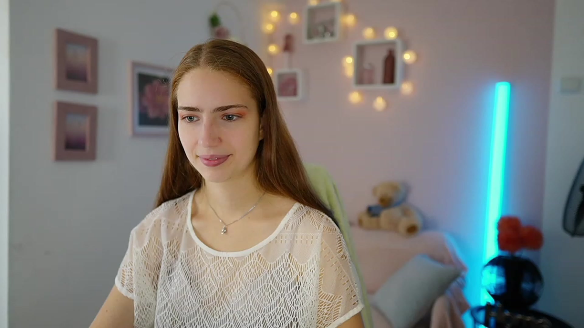 Gallery image thumbnail from Naomi_Woods18's myfreecams stream on, 11/15/2023, 09:24 image 9 of 20