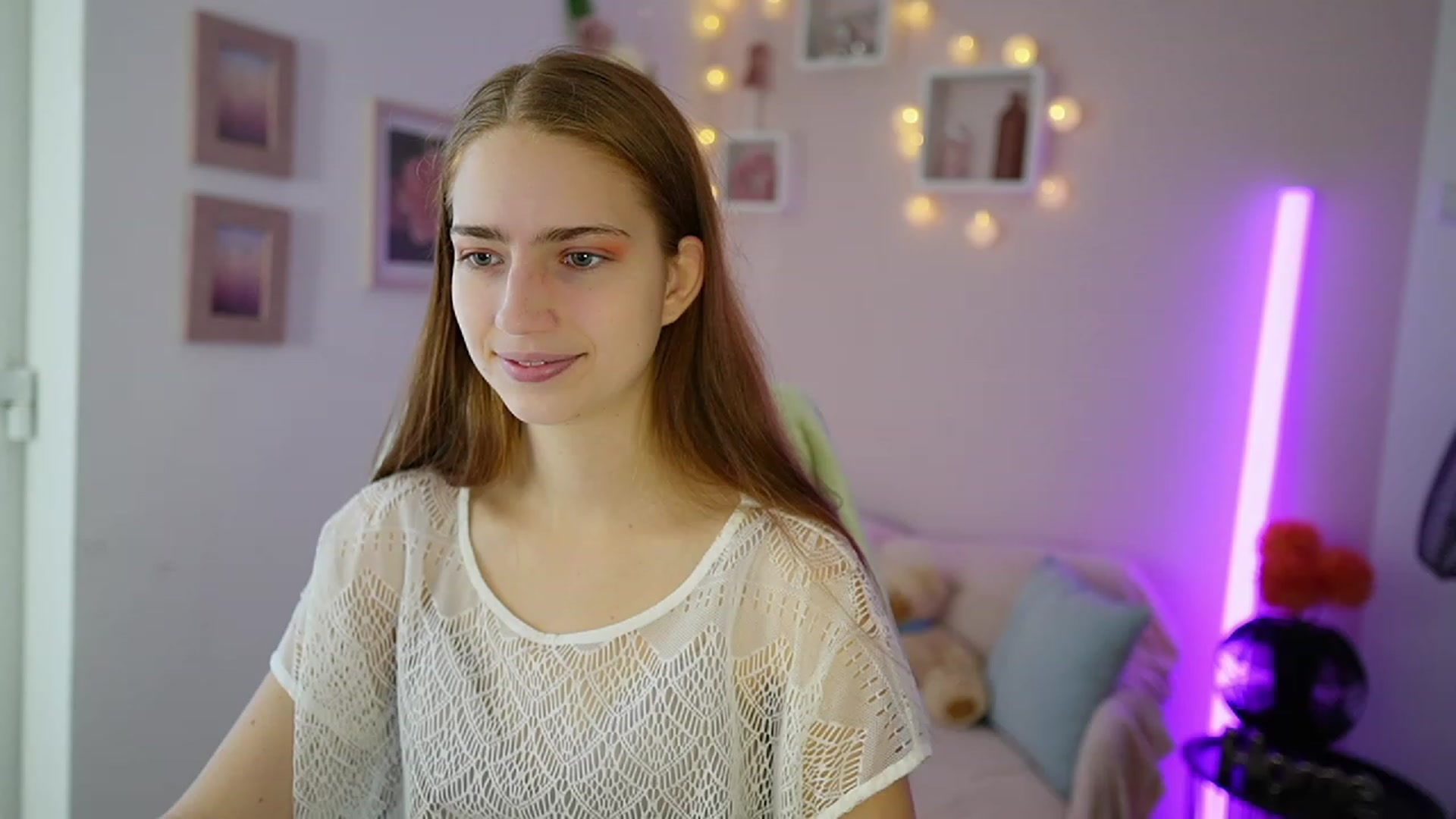 Gallery image thumbnail from Naomi_Woods18's myfreecams stream on, 11/16/2023, 09:25 image 20 of 20