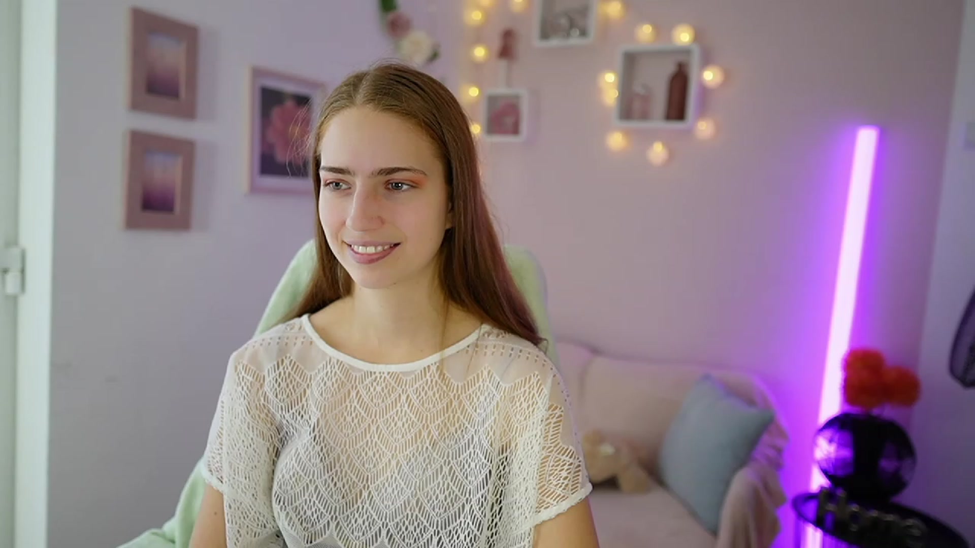 Gallery image thumbnail from Naomi_Woods18's myfreecams stream on, 11/16/2023, 11:19 image 4 of 20