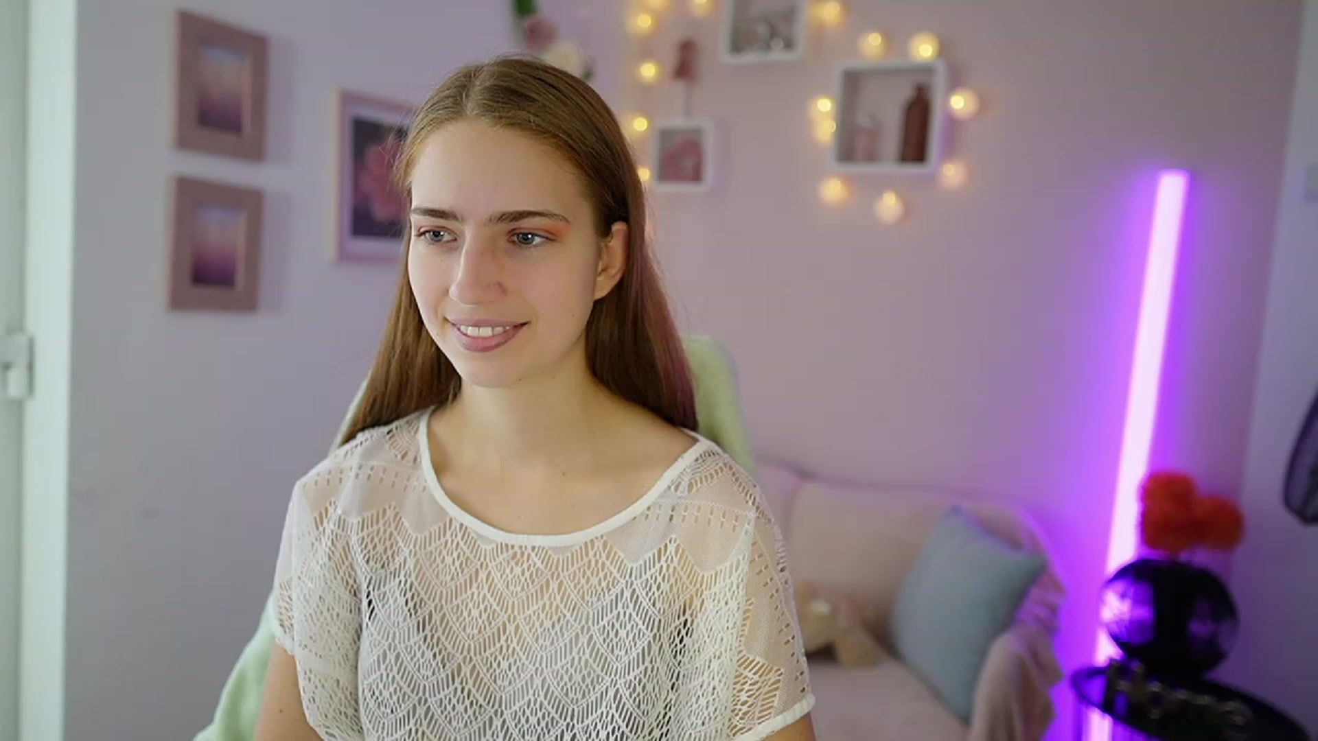 Gallery image thumbnail from Naomi_Woods18's myfreecams stream on, 11/16/2023, 11:19 image 7 of 20