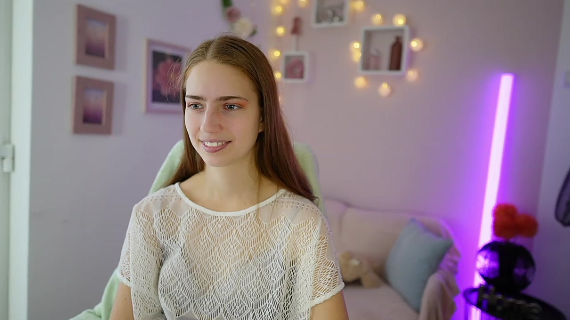 Gallery image thumbnail from Naomi_Woods18's myfreecams stream on, 11/16/2023, 11:19 image 3 of 20