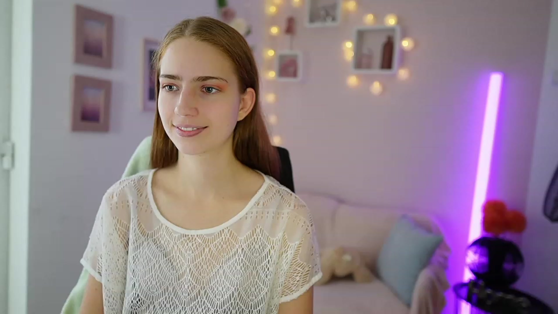 Gallery image thumbnail from Naomi_Woods18's myfreecams stream on, 11/16/2023, 11:19 image 14 of 20