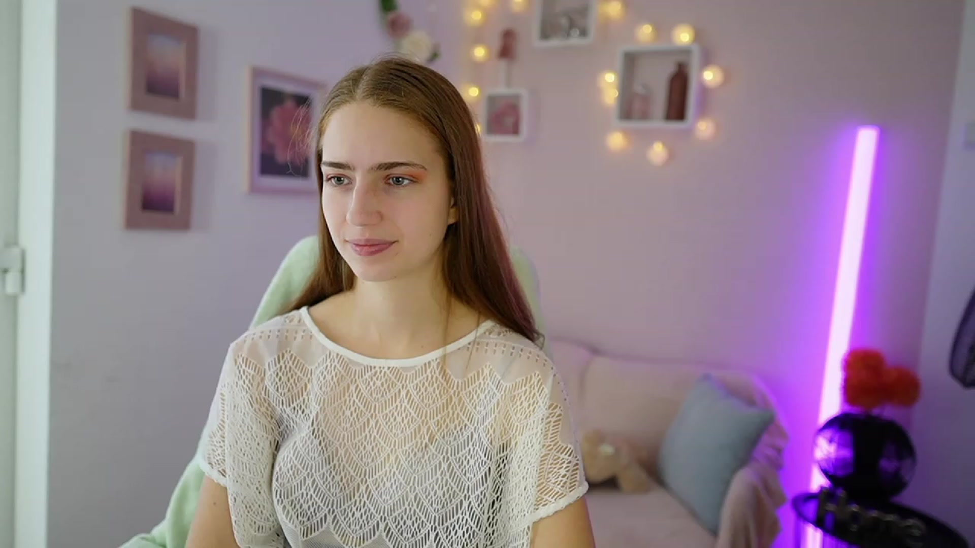 Gallery image thumbnail from Naomi_Woods18's myfreecams stream on, 11/16/2023, 11:19 image 2 of 20
