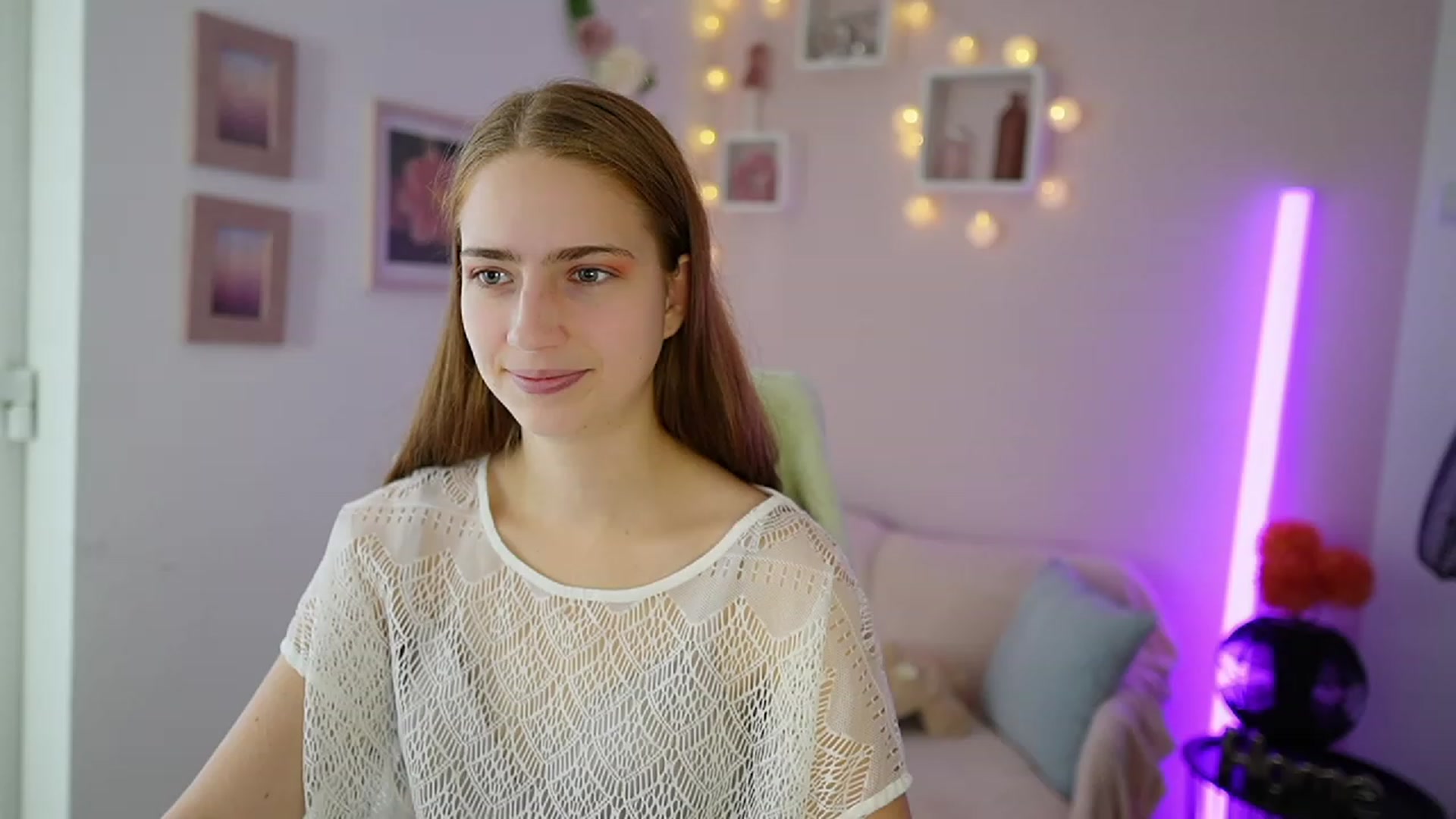 Gallery image thumbnail from Naomi_Woods18's myfreecams stream on, 11/16/2023, 11:19 image 10 of 20