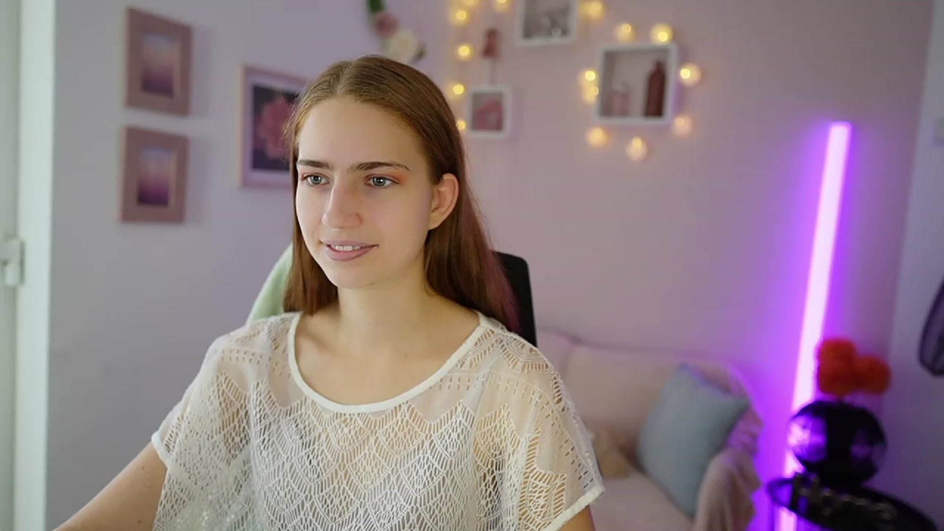 Gallery image thumbnail from Naomi_Woods18's myfreecams stream on, 11/16/2023, 11:19 image 17 of 20