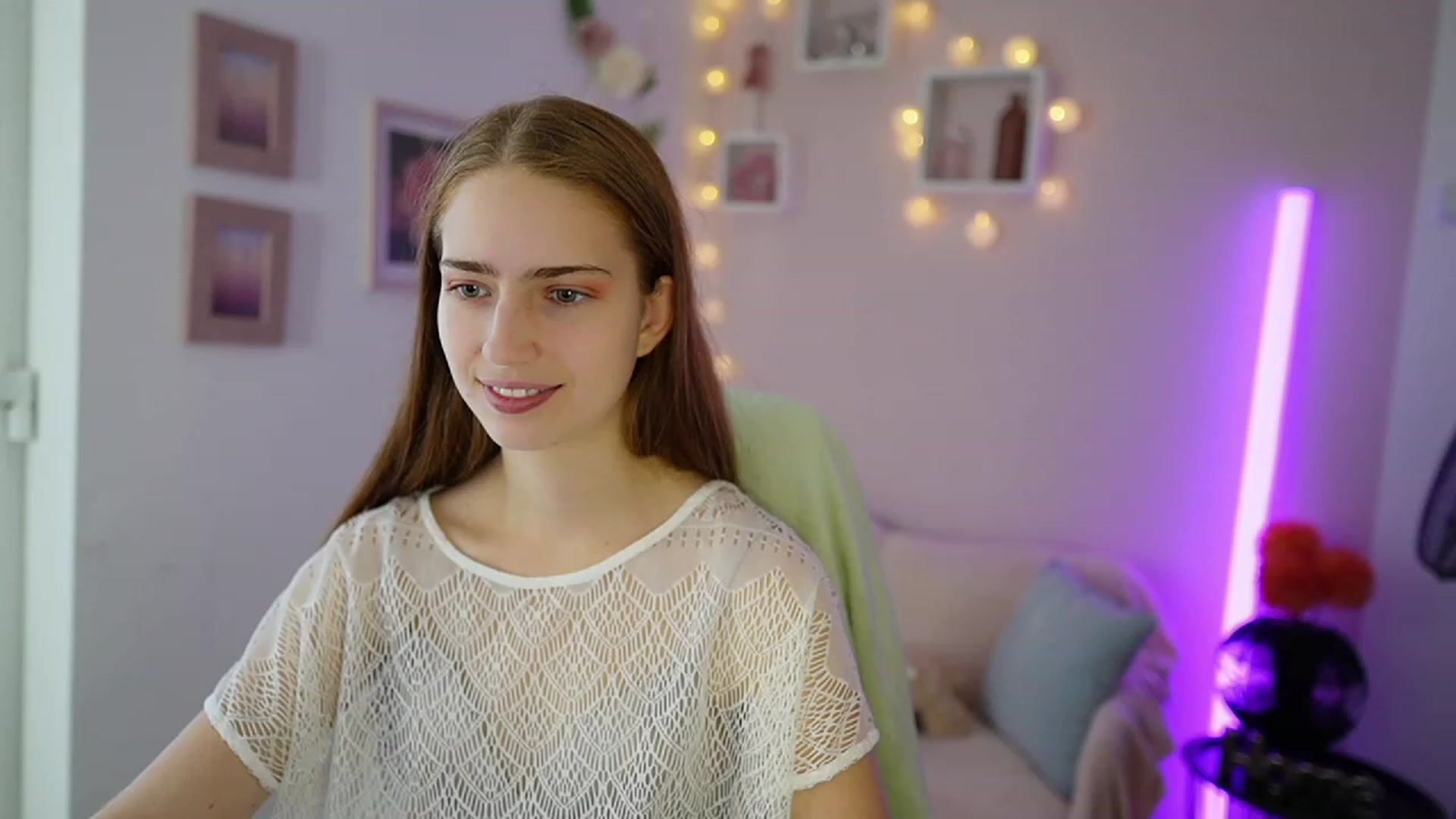 Gallery image thumbnail from Naomi_Woods18's myfreecams stream on, 11/16/2023, 12:24 image 2 of 20