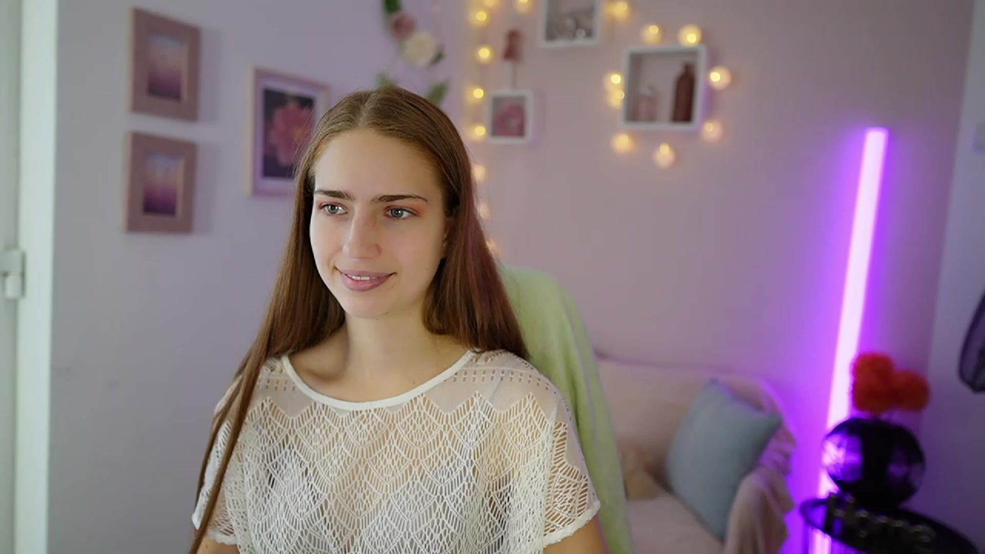 Gallery image thumbnail from Naomi_Woods18's myfreecams stream on, 11/16/2023, 12:24 image 15 of 20