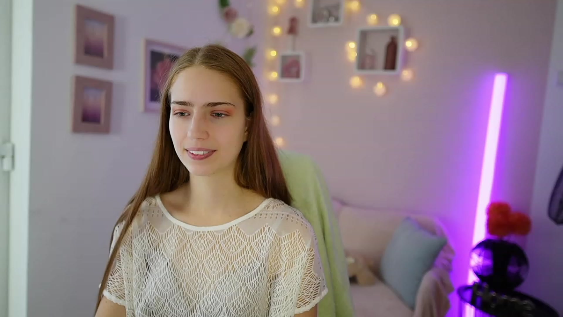 Gallery image thumbnail from Naomi_Woods18's myfreecams stream on, 11/16/2023, 12:24 image 11 of 20