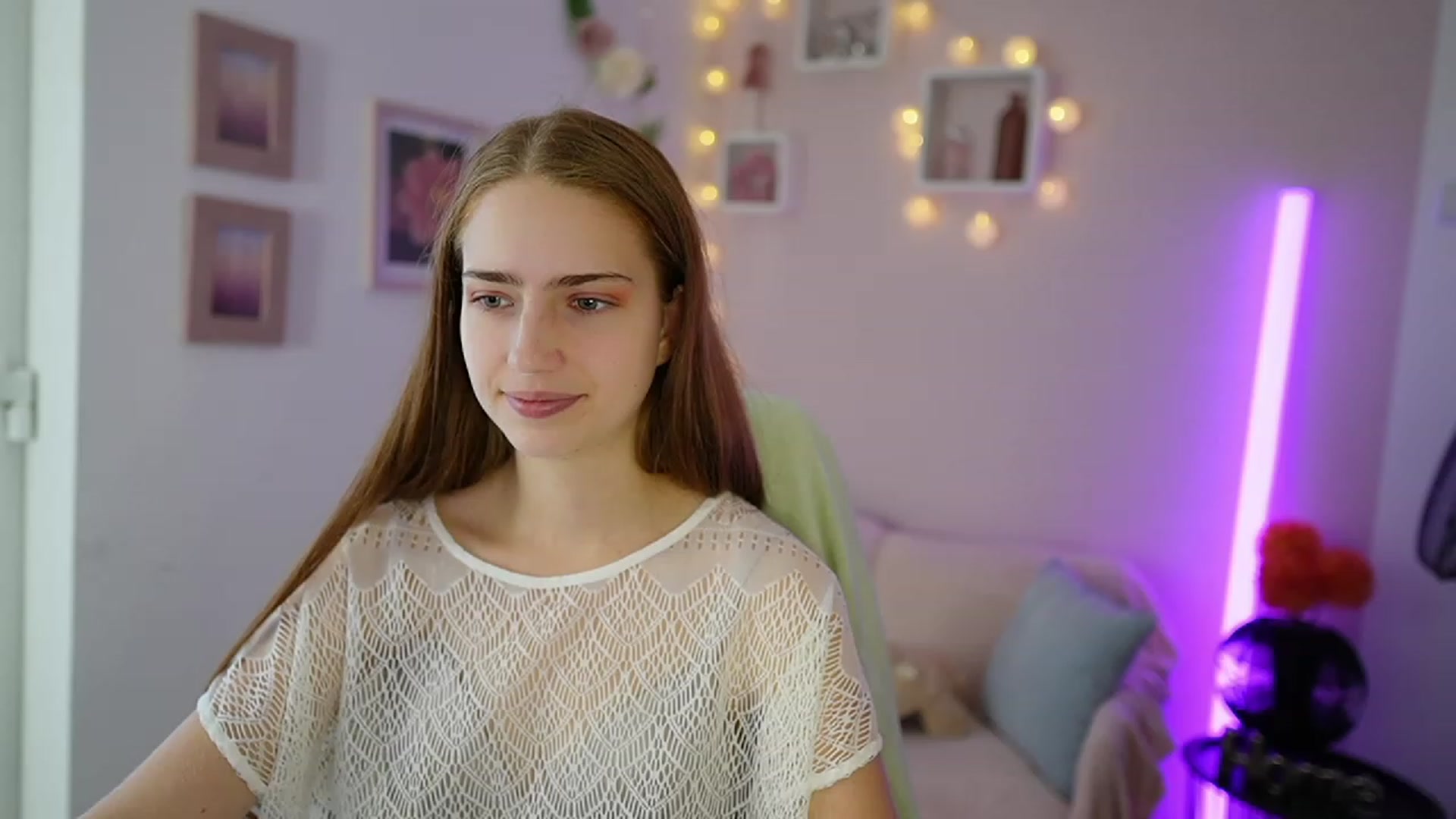 Gallery image thumbnail from Naomi_Woods18's myfreecams stream on, 11/16/2023, 12:24 image 5 of 20