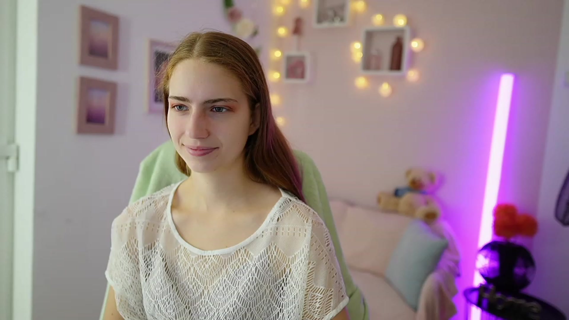 Gallery image thumbnail from Naomi_Woods18's myfreecams stream on, 11/17/2023, 09:55 image 1 of 20