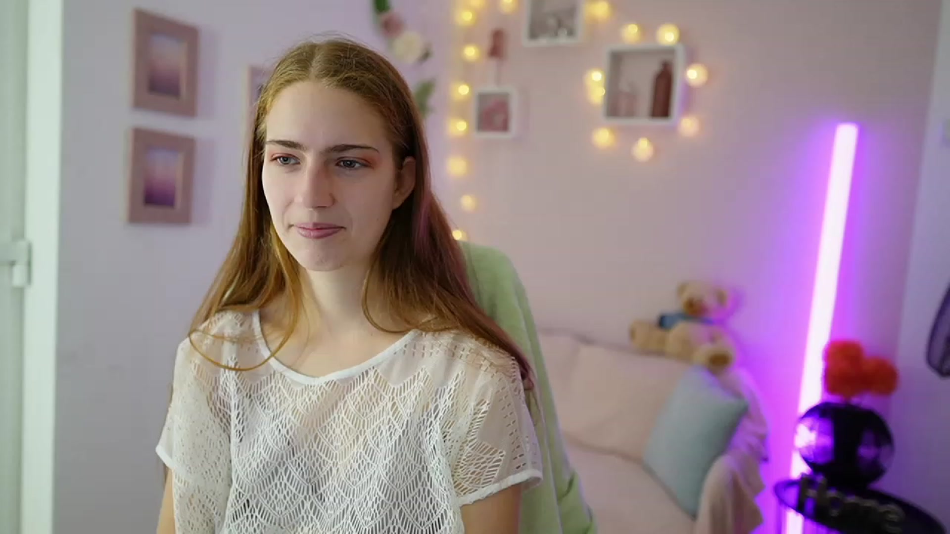 Gallery image thumbnail from Naomi_Woods18's myfreecams stream on, 11/17/2023, 09:55 image 14 of 20