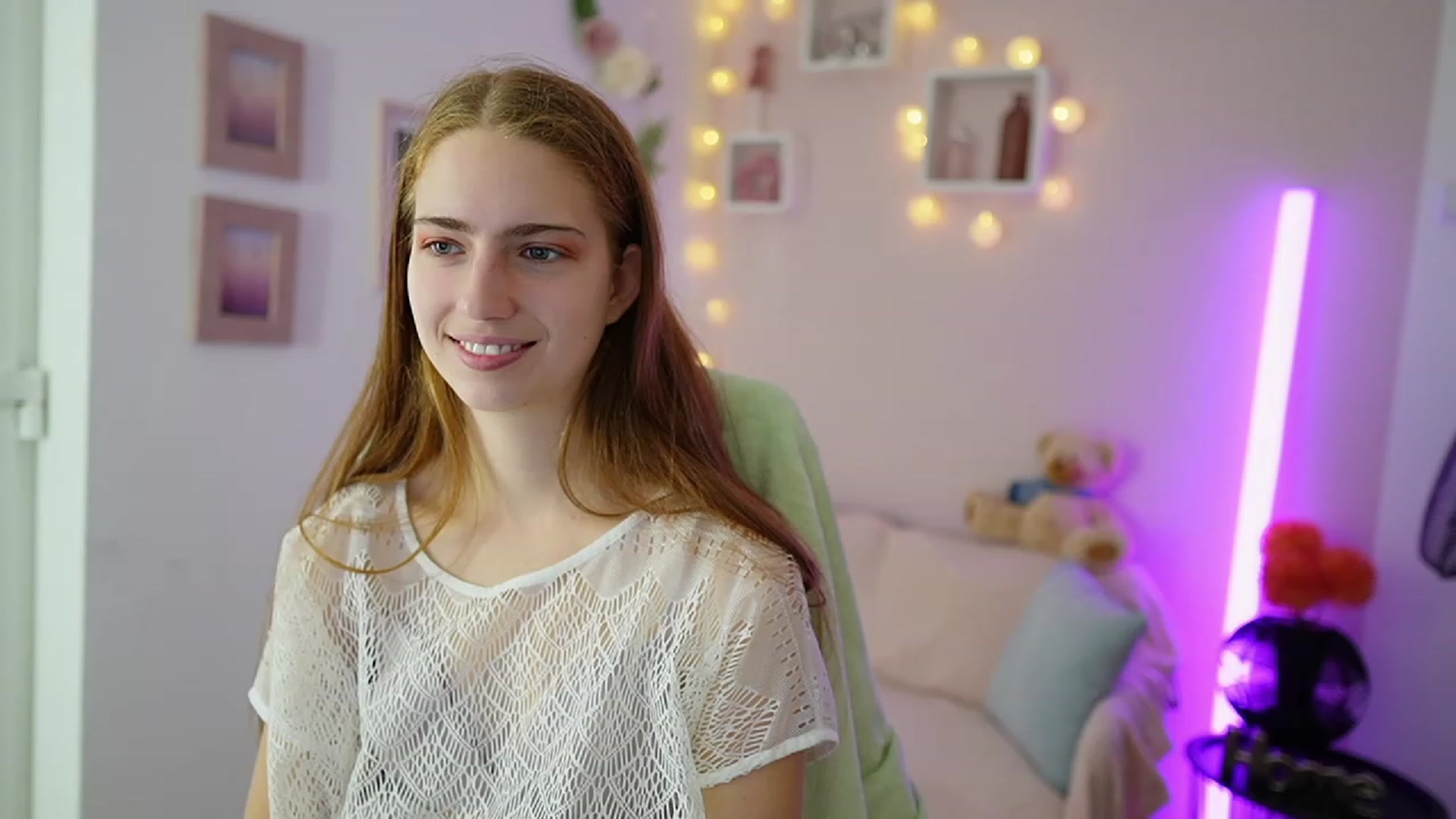 Gallery image thumbnail from Naomi_Woods18's myfreecams stream on, 11/17/2023, 09:55 image 15 of 20