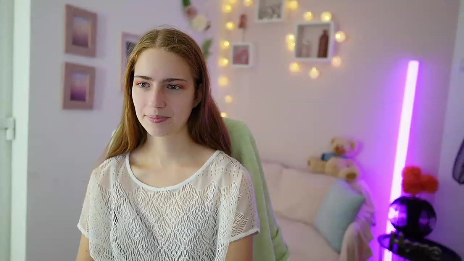 Gallery image thumbnail from Naomi_Woods18's myfreecams stream on, 11/17/2023, 09:55 image 19 of 20