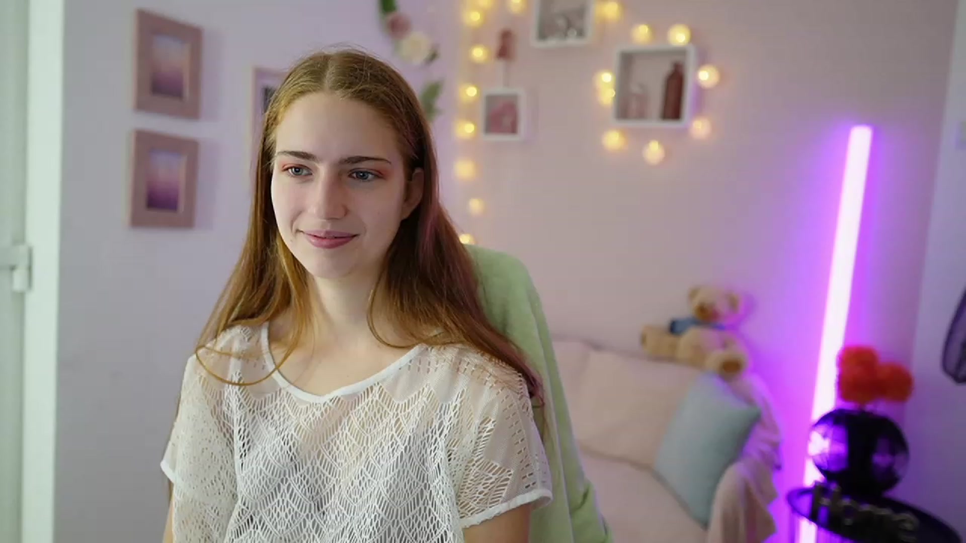 Gallery image thumbnail from Naomi_Woods18's myfreecams stream on, 11/17/2023, 09:55 image 17 of 20