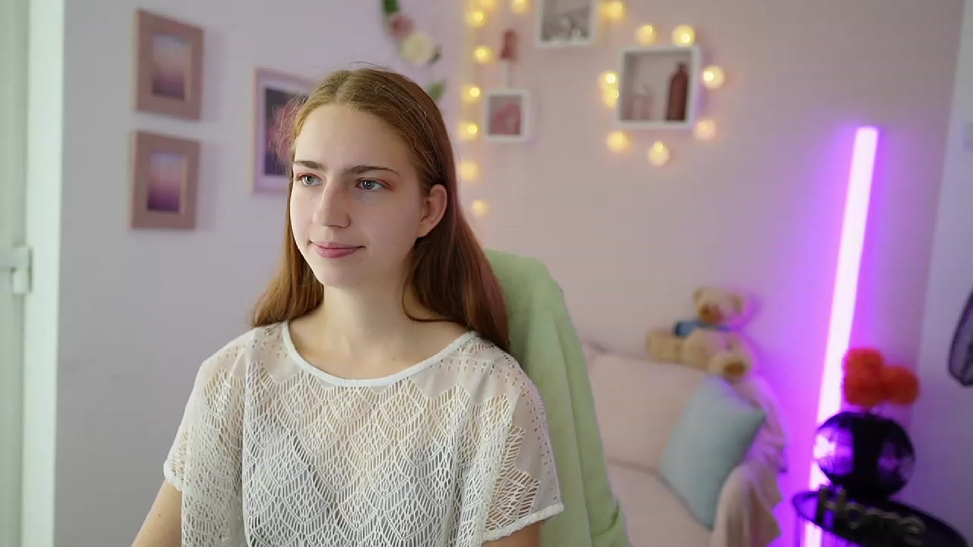 Gallery image thumbnail from Naomi_Woods18's myfreecams stream on, 11/17/2023, 11:36 image 7 of 20