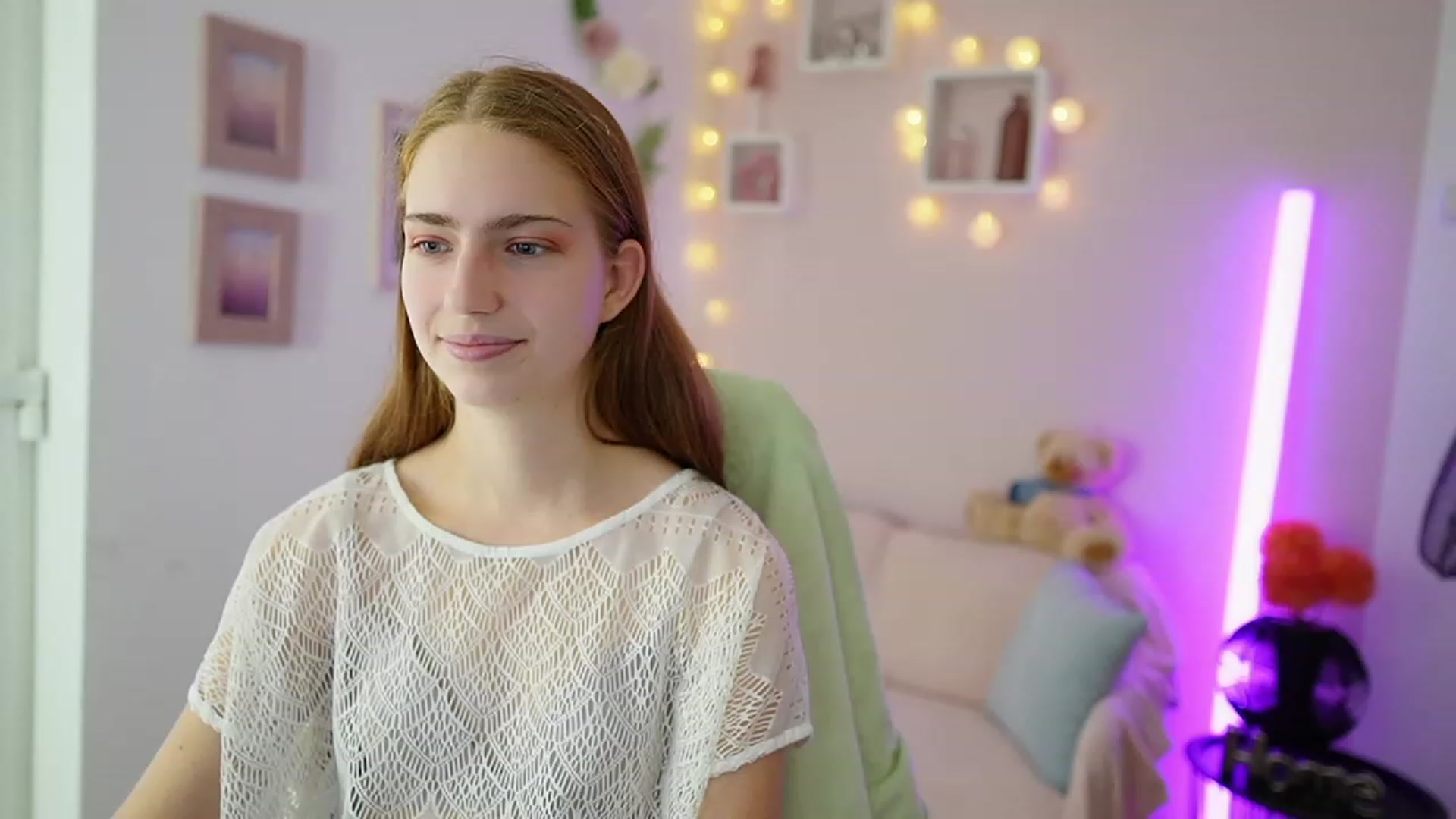 Gallery image thumbnail from Naomi_Woods18's myfreecams stream on, 11/17/2023, 11:36 image 2 of 20