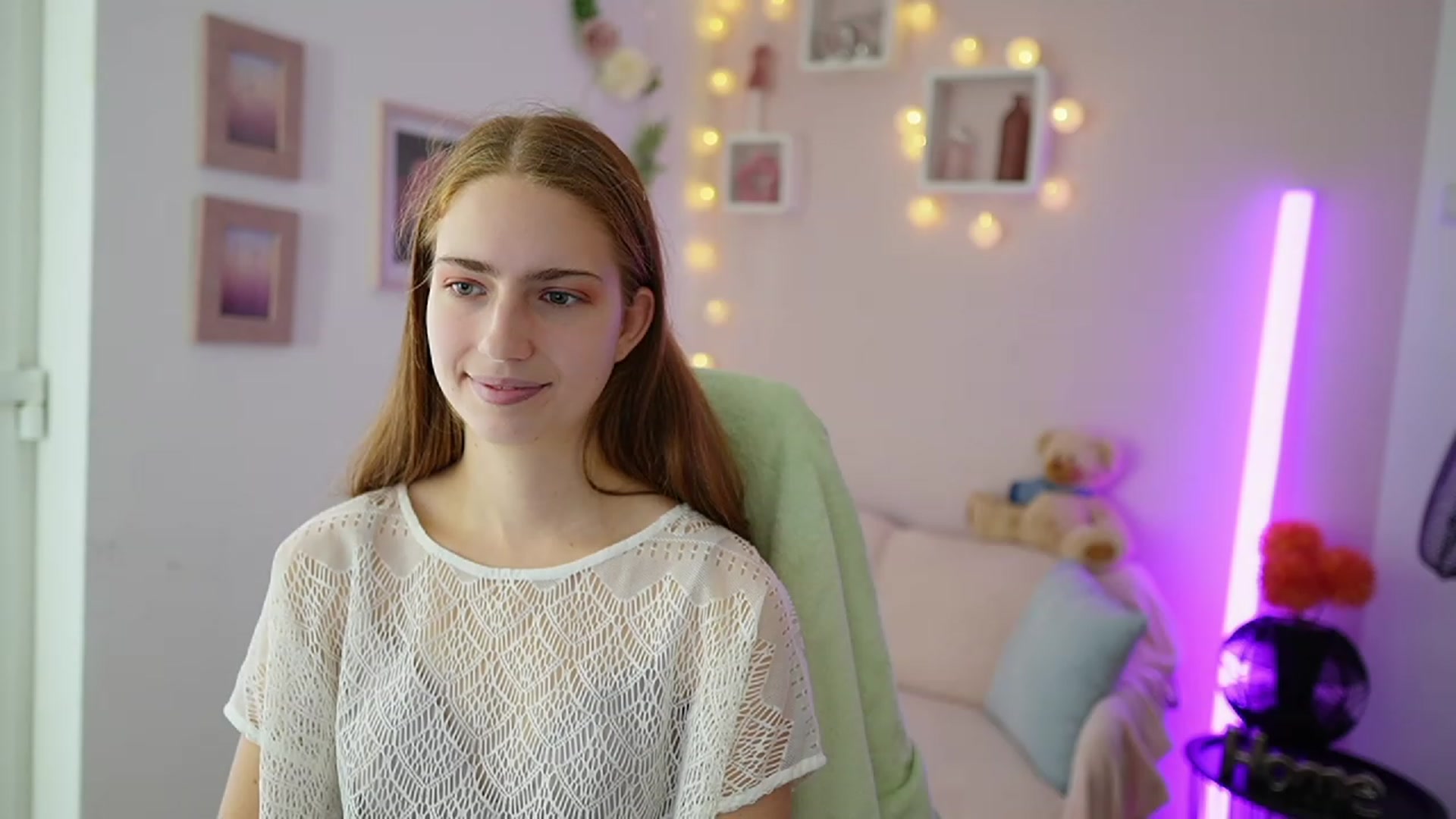 Gallery image thumbnail from Naomi_Woods18's myfreecams stream on, 11/17/2023, 11:36 image 11 of 20