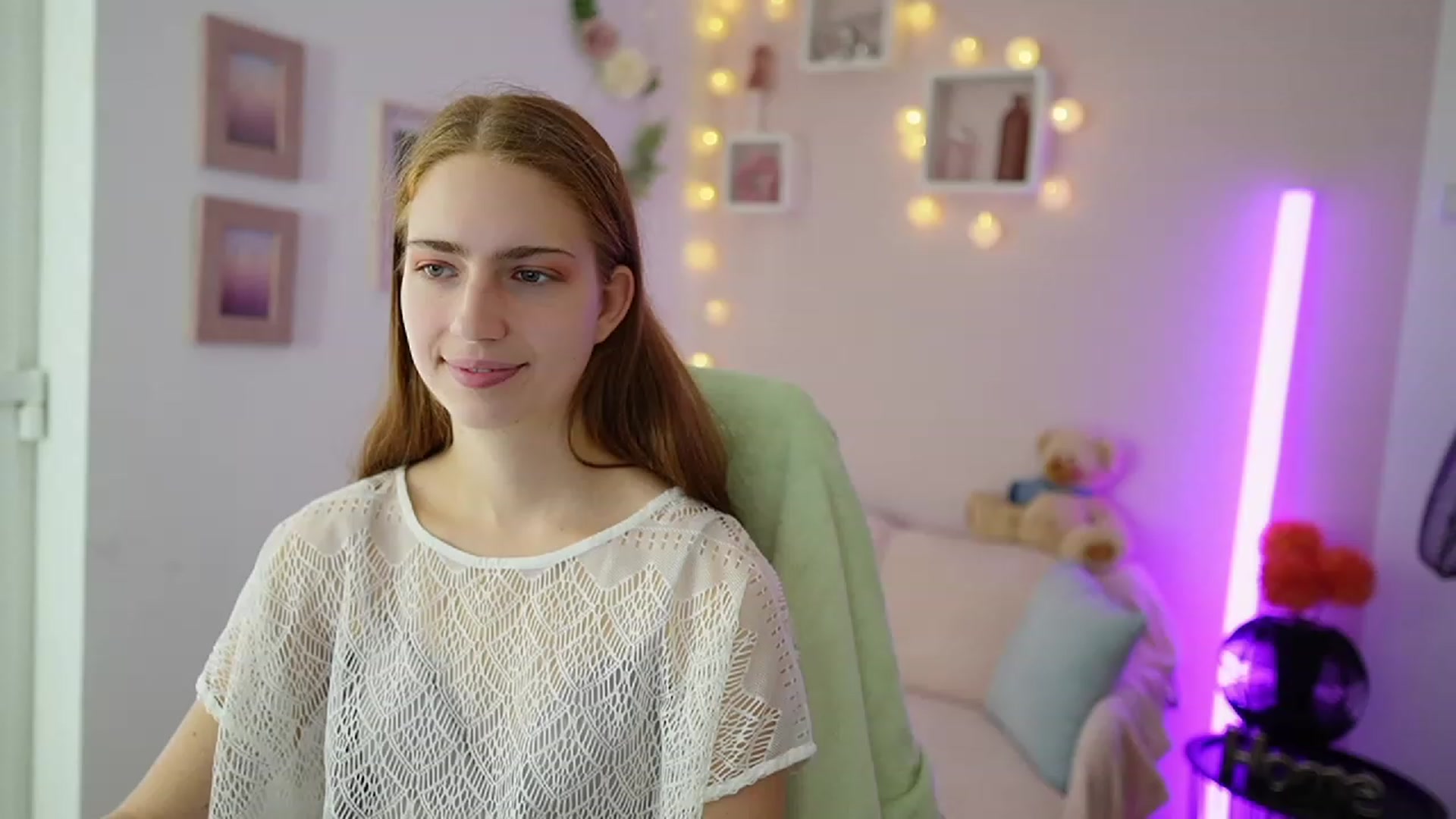 Gallery image thumbnail from Naomi_Woods18's myfreecams stream on, 11/17/2023, 11:36 image 5 of 20