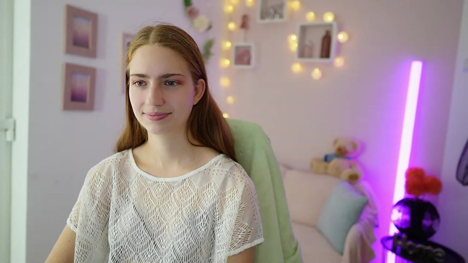 Gallery image thumbnail from Naomi_Woods18's myfreecams stream on, 11/17/2023, 11:36 image 3 of 20