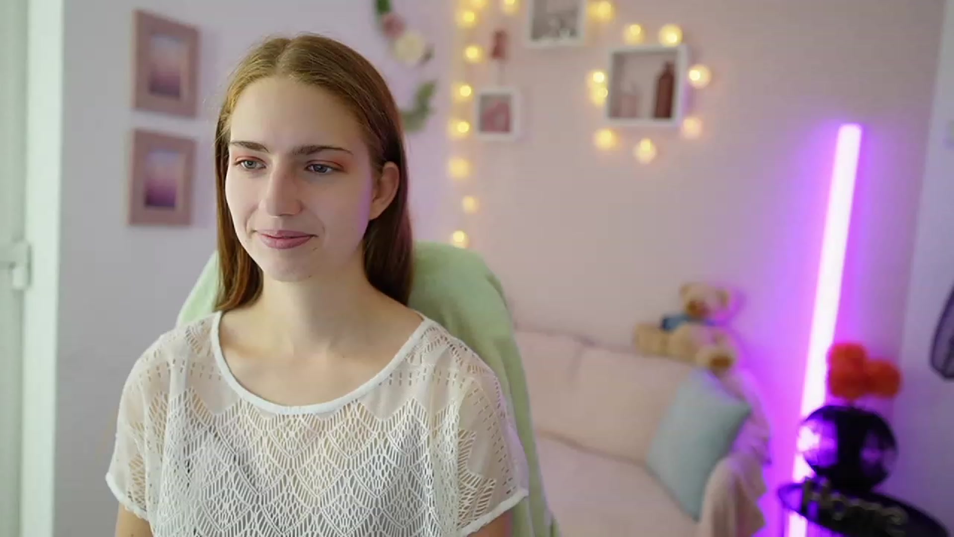 Gallery image thumbnail from Naomi_Woods18's myfreecams stream on, 11/17/2023, 13:06 image 13 of 20