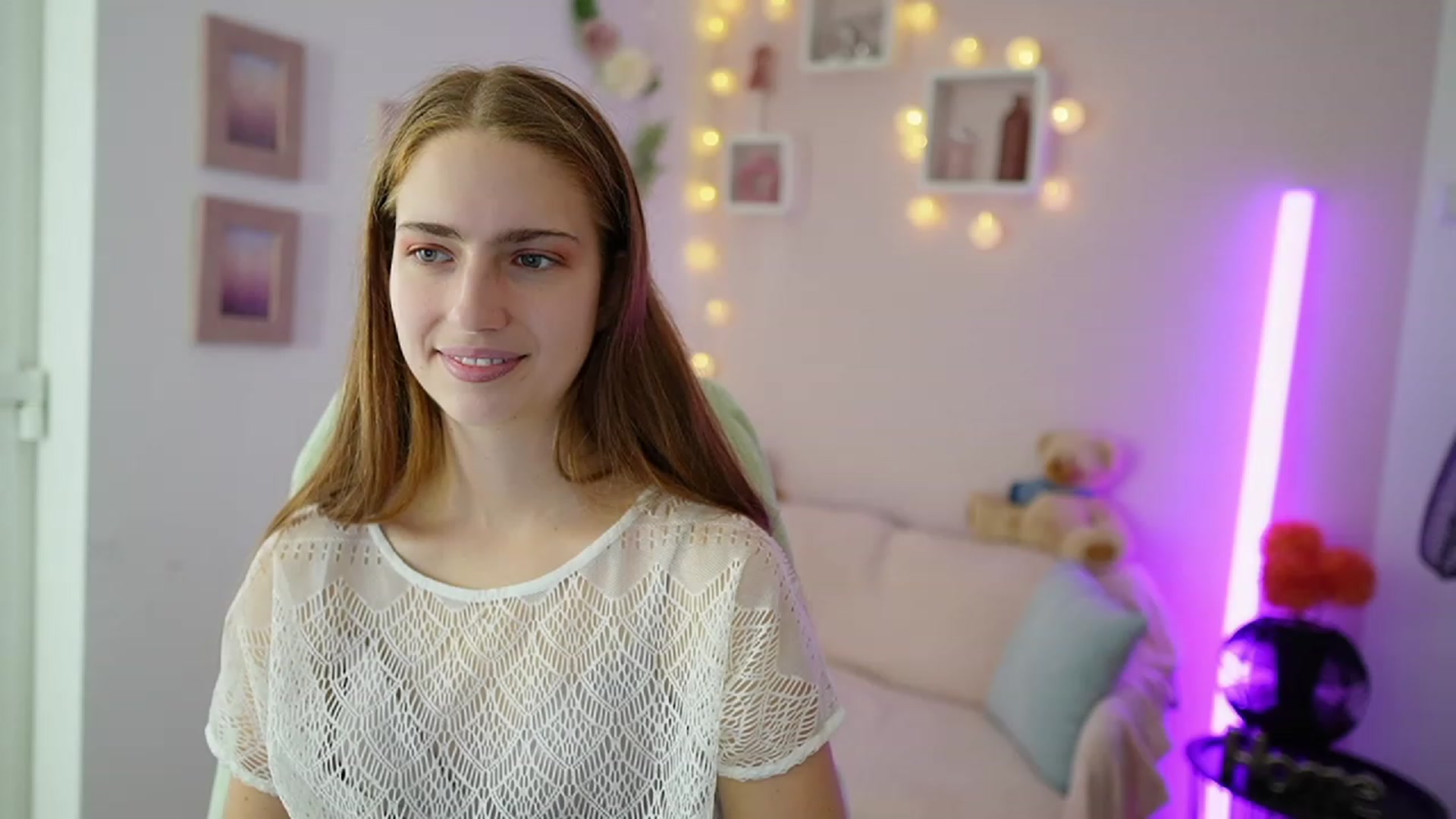 Gallery image thumbnail from Naomi_Woods18's myfreecams stream on, 11/17/2023, 13:06 image 2 of 20