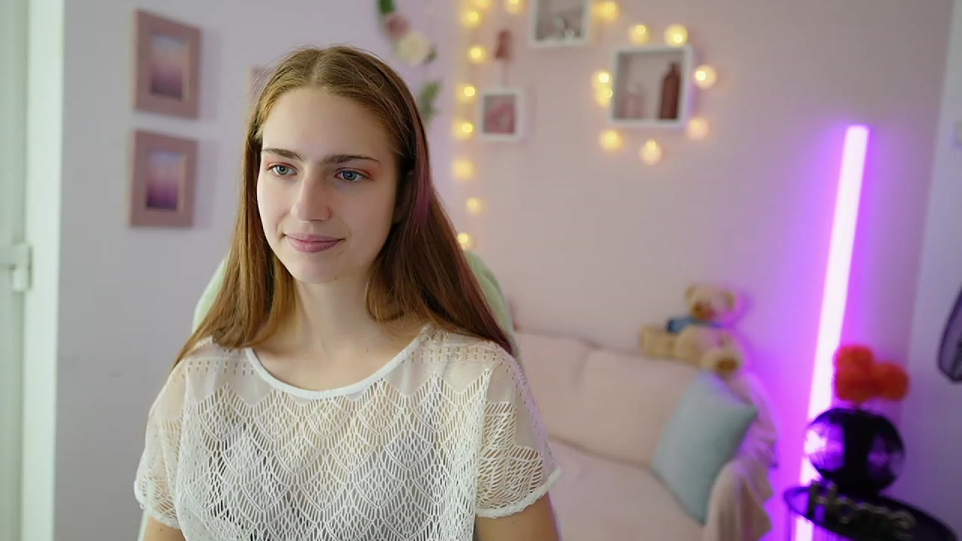 Gallery image thumbnail from Naomi_Woods18's myfreecams stream on, 11/17/2023, 13:06 image 4 of 20