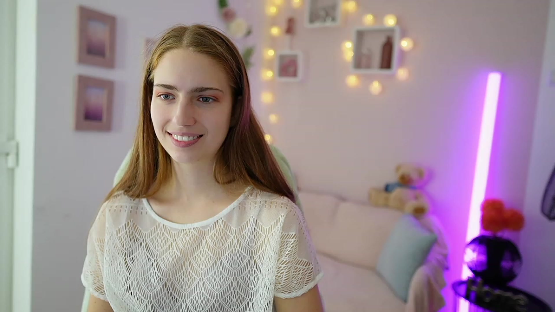 Gallery image thumbnail from Naomi_Woods18's myfreecams stream on, 11/17/2023, 13:06 image 1 of 20