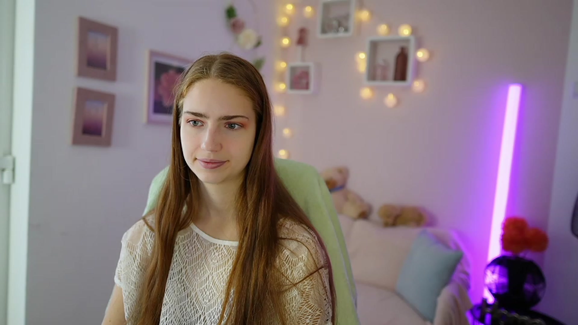Gallery image thumbnail from Naomi_Woods18's myfreecams stream on, 11/18/2023, 09:50 image 12 of 20