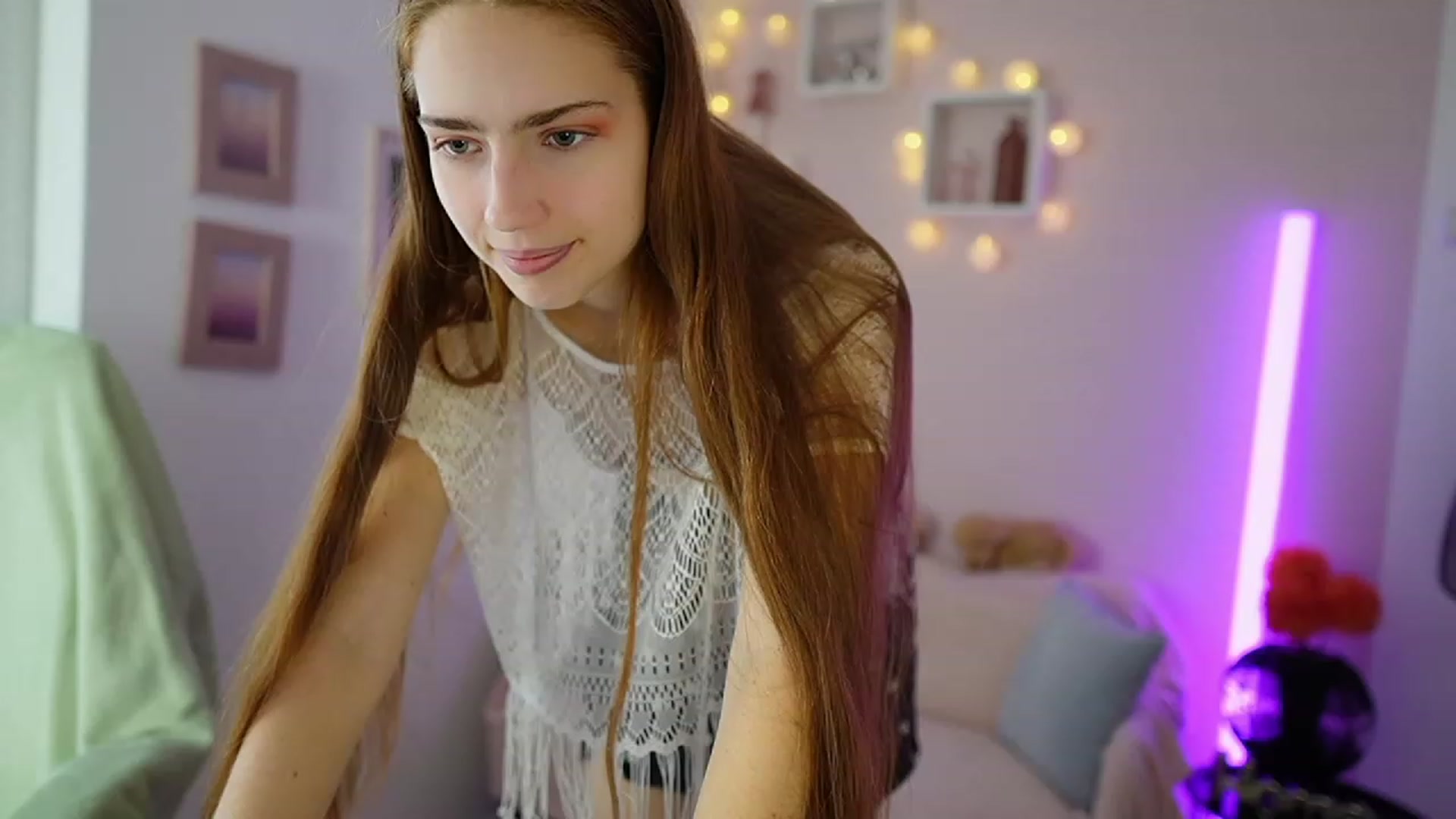 Gallery image thumbnail from Naomi_Woods18's myfreecams stream on, 11/18/2023, 09:50 image 2 of 20