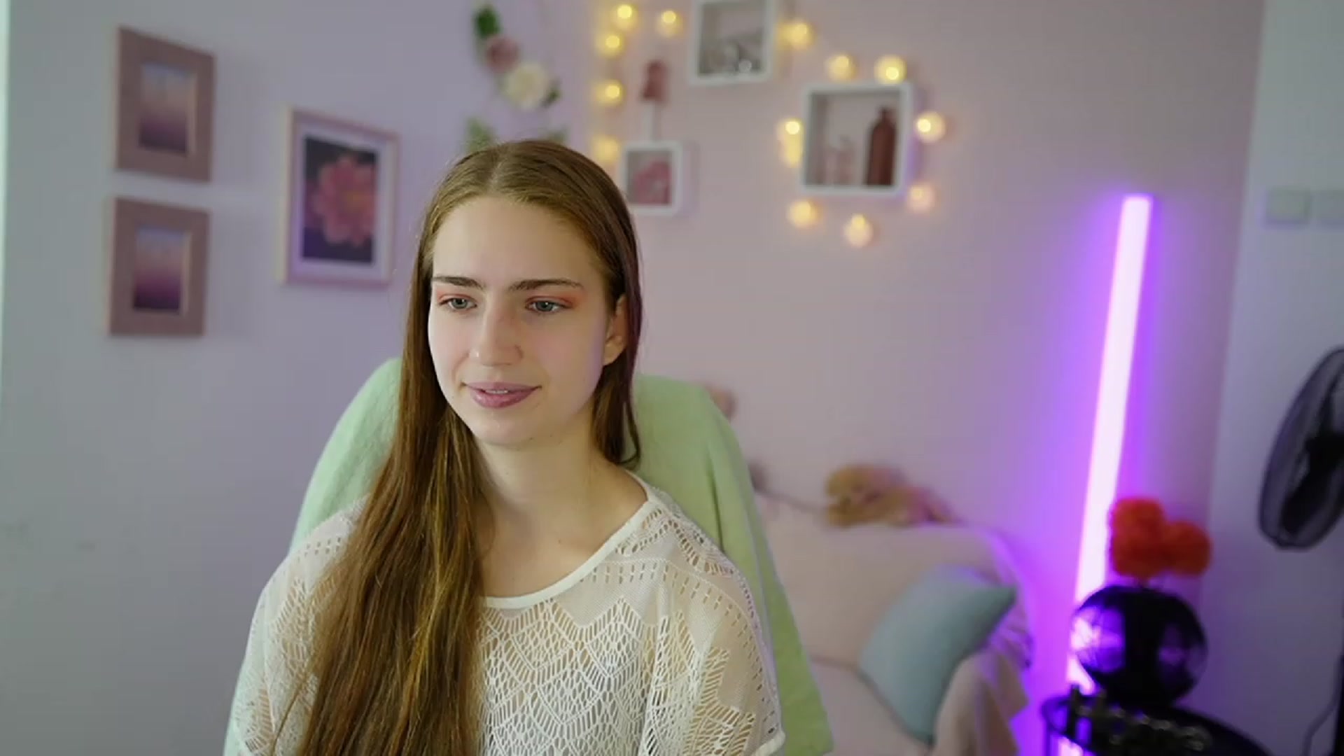 Gallery image thumbnail from Naomi_Woods18's myfreecams stream on, 11/19/2023, 10:22 image 20 of 20
