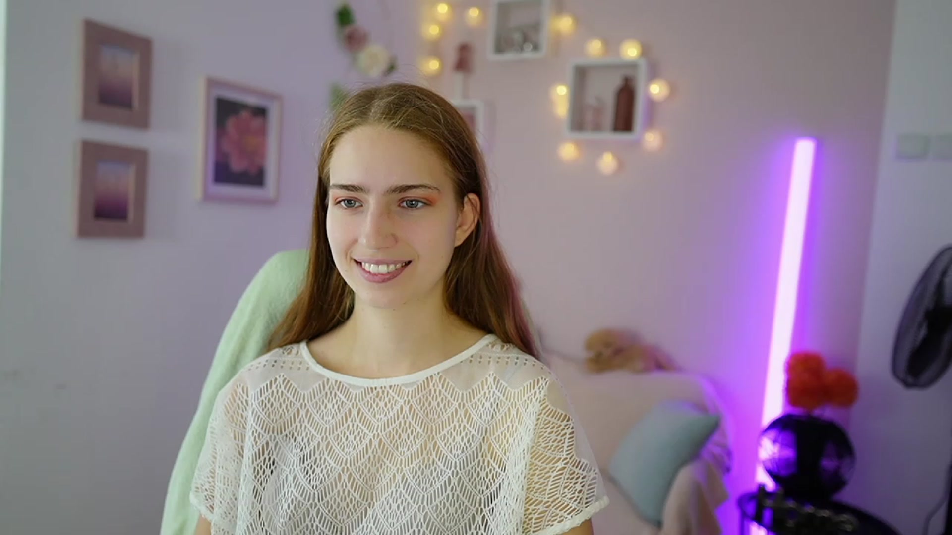 Gallery image thumbnail from Naomi_Woods18's myfreecams stream on, 11/19/2023, 11:01 image 4 of 20