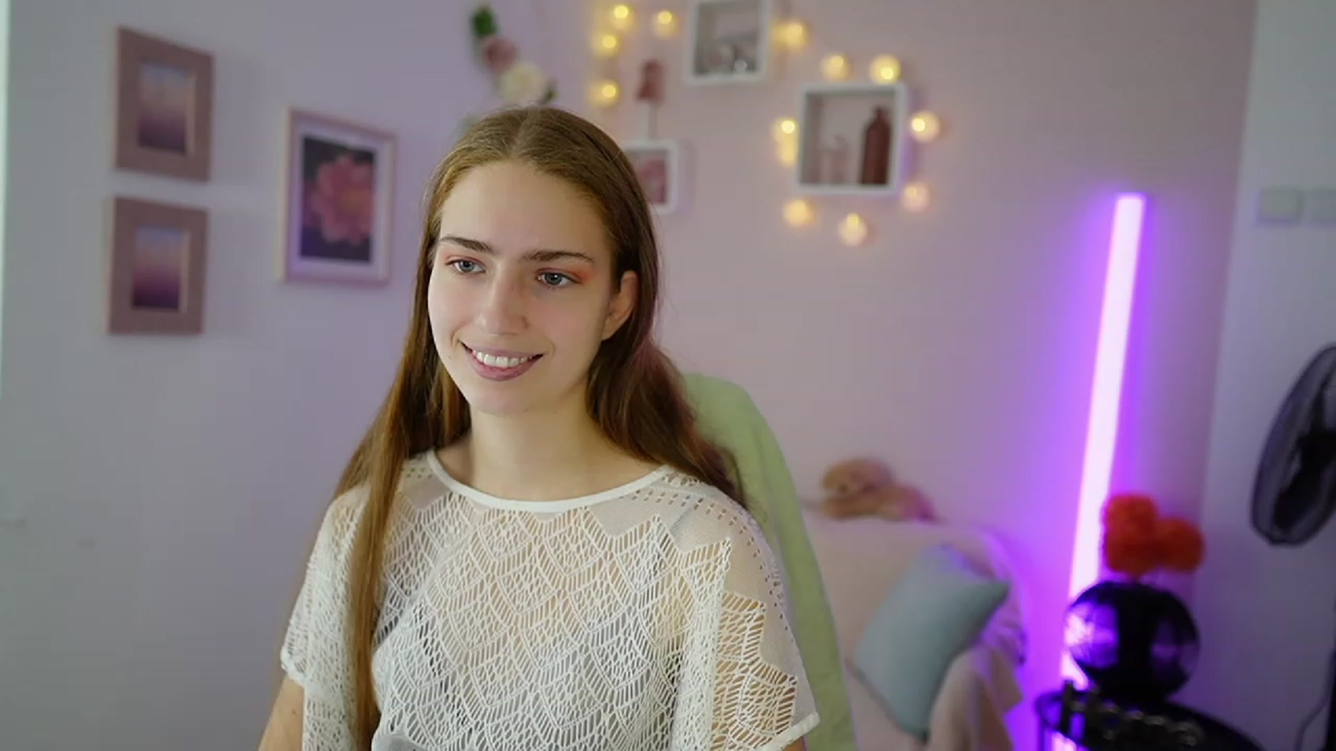 Gallery image thumbnail from Naomi_Woods18's myfreecams stream on, 11/19/2023, 11:31 image 6 of 20