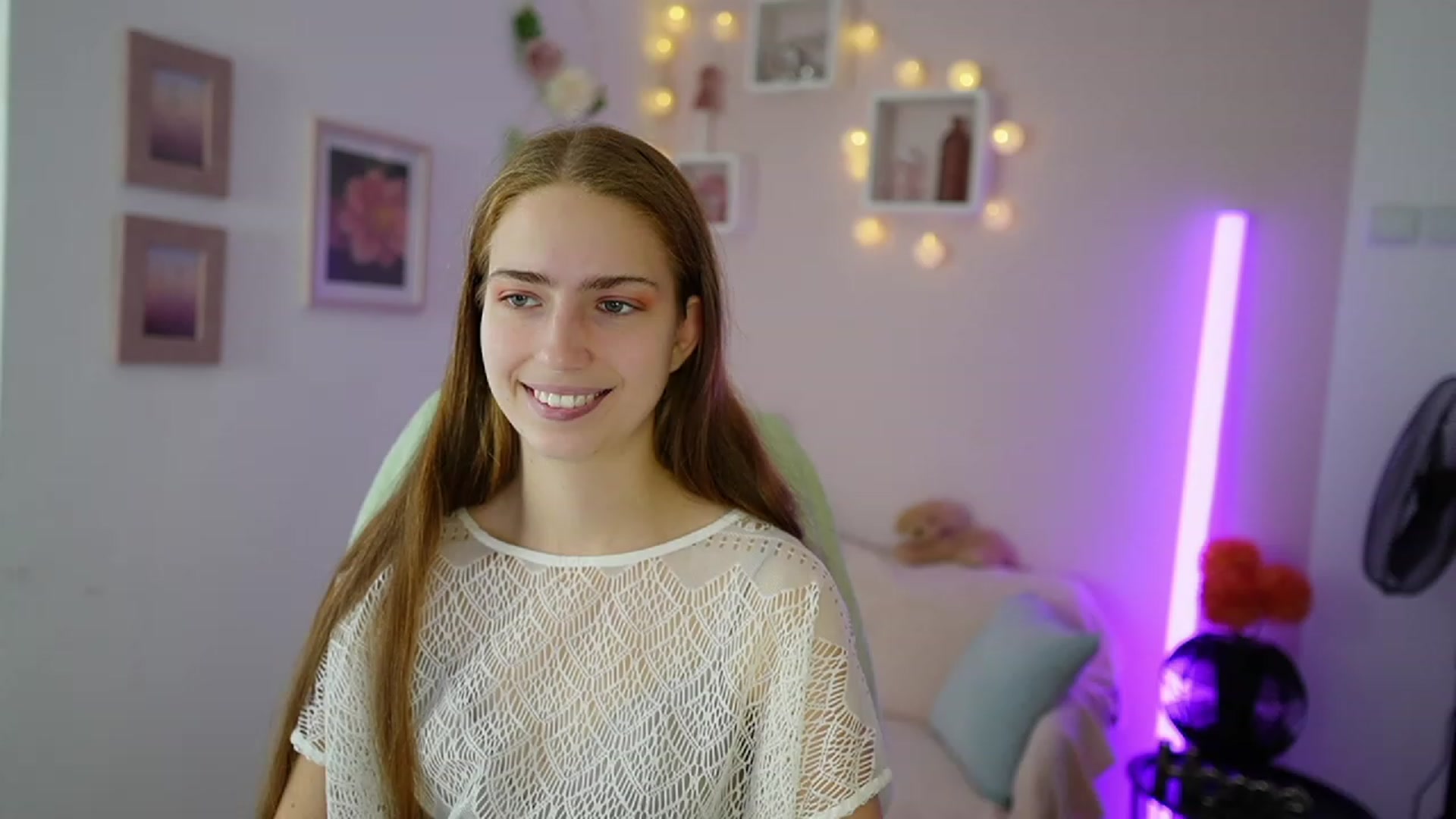 Gallery image thumbnail from Naomi_Woods18's myfreecams stream on, 11/19/2023, 11:31 image 8 of 20