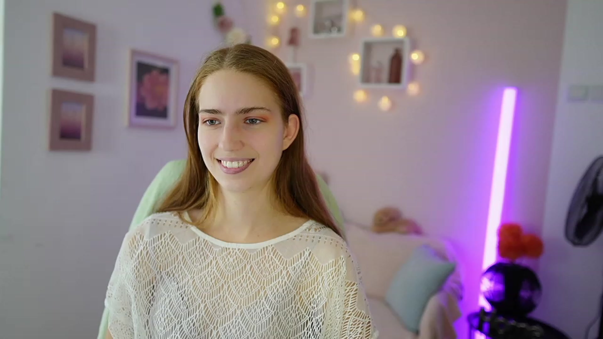 Gallery image thumbnail from Naomi_Woods18's myfreecams stream on, 11/19/2023, 11:31 image 15 of 20