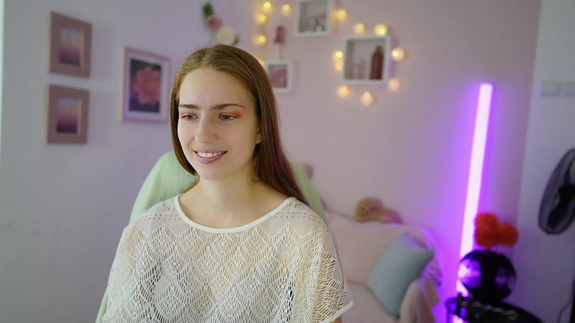 Gallery image thumbnail from Naomi_Woods18's myfreecams stream on, 11/19/2023, 11:31 image 20 of 20