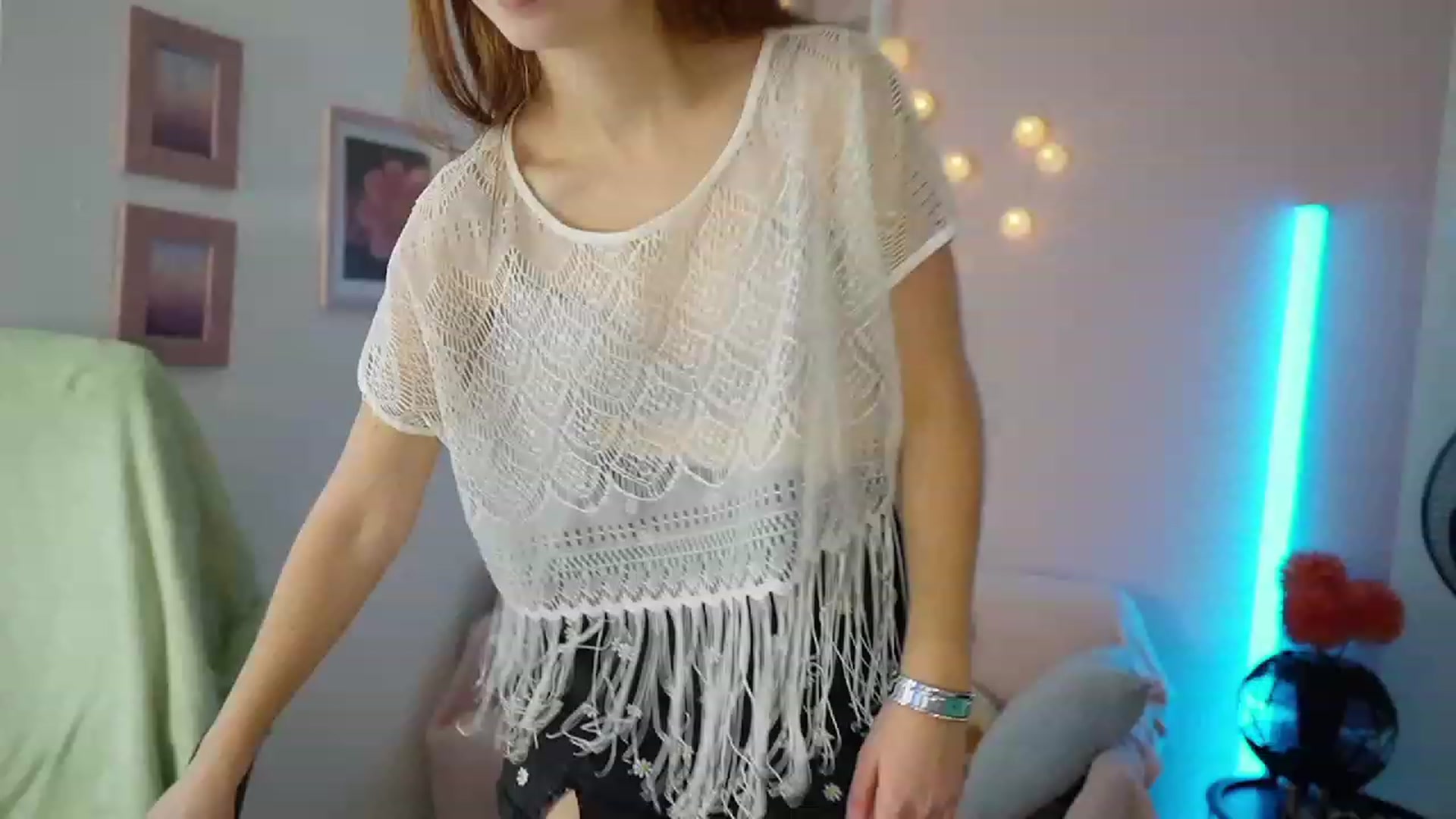 Gallery image thumbnail from Naomi_Woods18's myfreecams stream on, 11/22/2023, 09:33 image 2 of 20