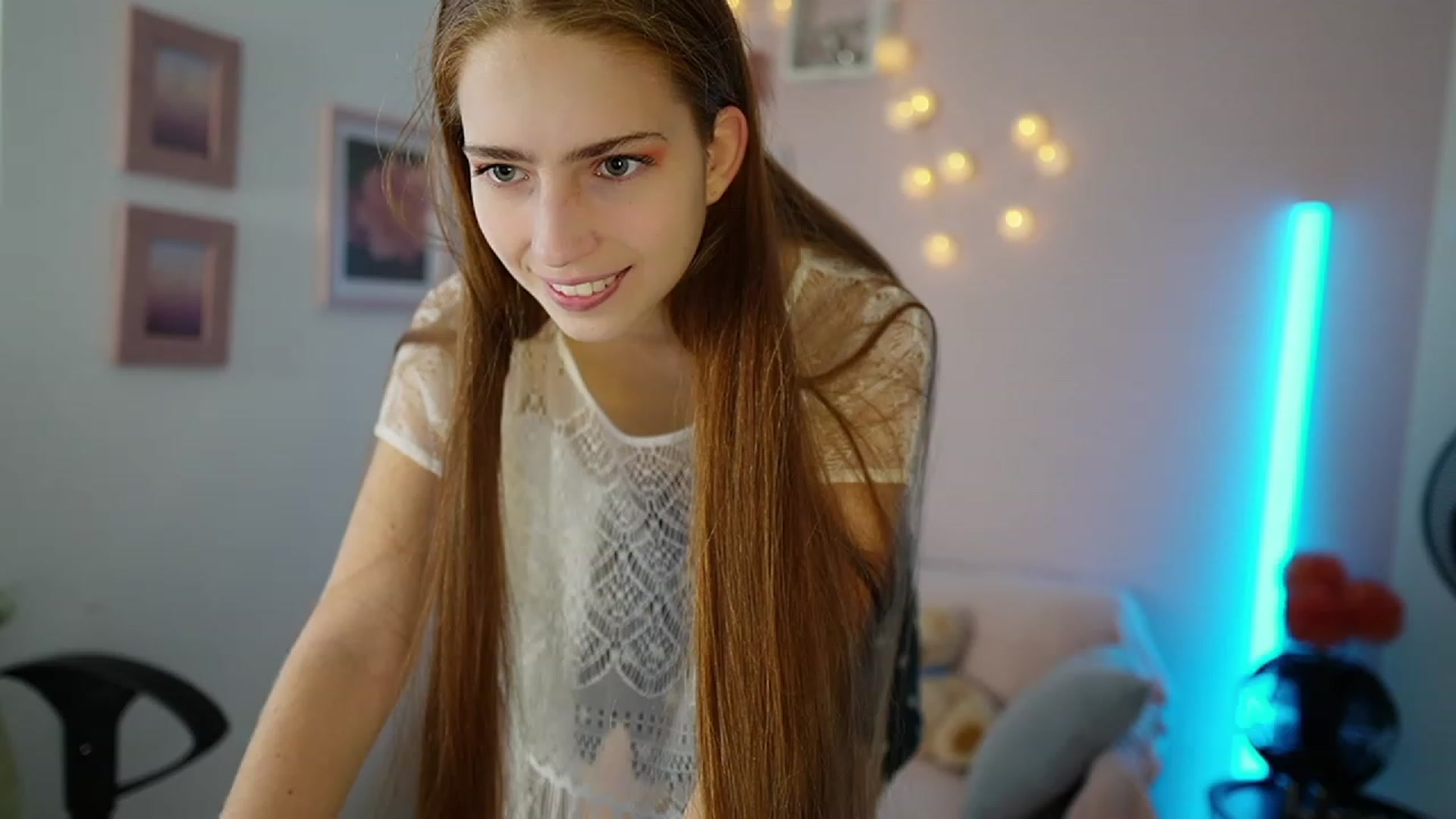Gallery image thumbnail from Naomi_Woods18's myfreecams stream on, 11/22/2023, 09:33 image 1 of 20