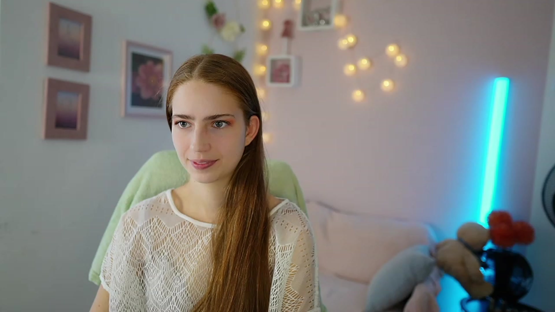 Gallery image thumbnail from Naomi_Woods18's myfreecams stream on, 11/22/2023, 10:43 image 4 of 20