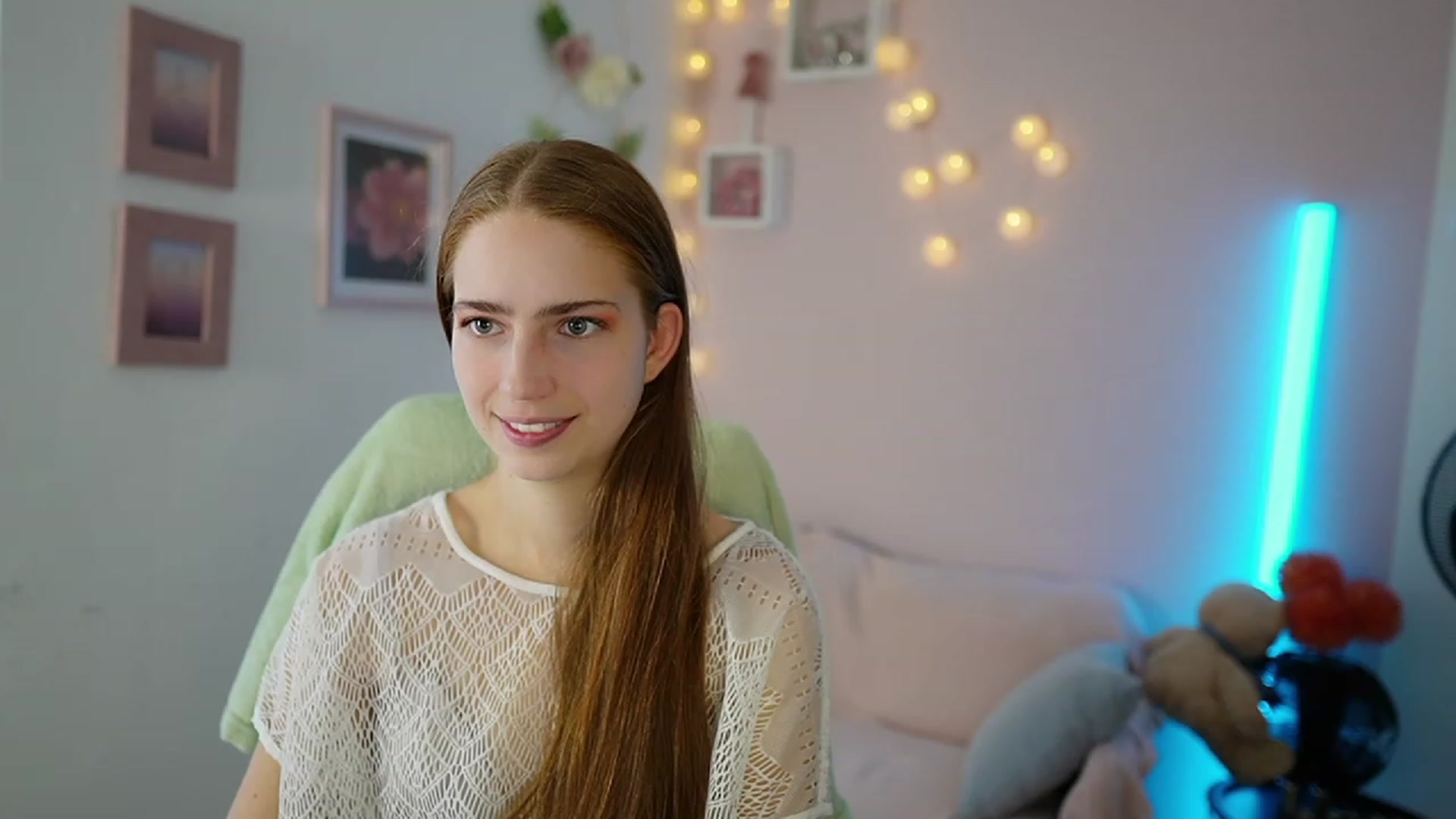 Gallery image thumbnail from Naomi_Woods18's myfreecams stream on, 11/22/2023, 10:43 image 3 of 20