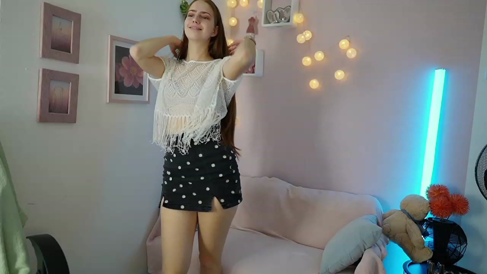 Gallery image thumbnail from Naomi_Woods18's myfreecams stream on, 11/22/2023, 11:08 image 7 of 20