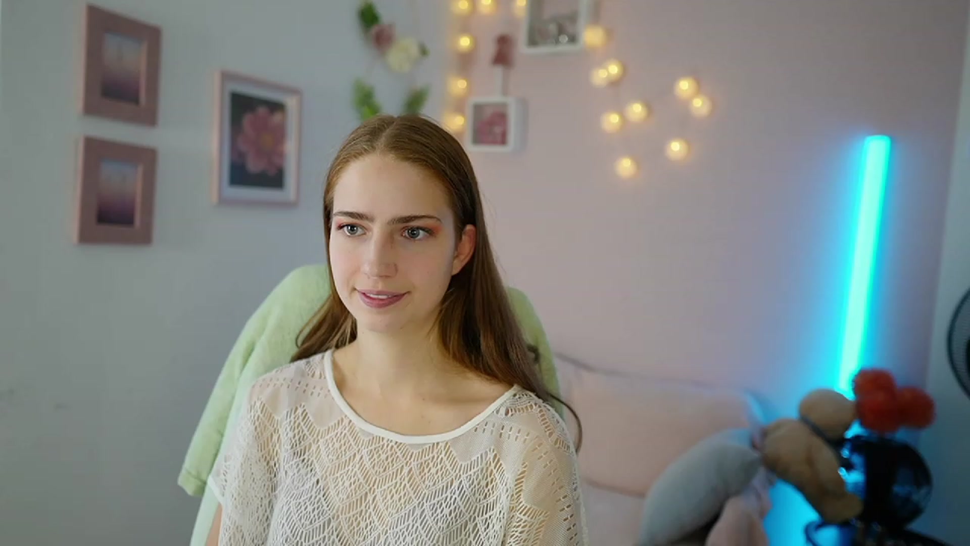 Gallery image thumbnail from Naomi_Woods18's myfreecams stream on, 11/22/2023, 11:37 image 17 of 20