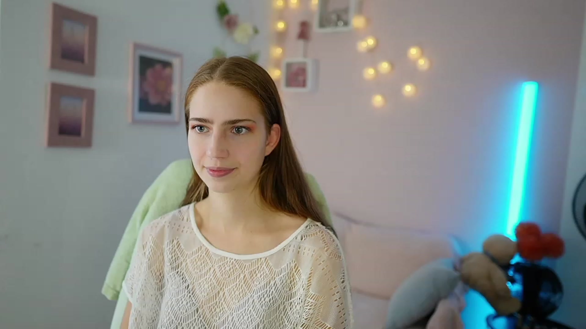 Gallery image thumbnail from Naomi_Woods18's myfreecams stream on, 11/22/2023, 11:37 image 6 of 20